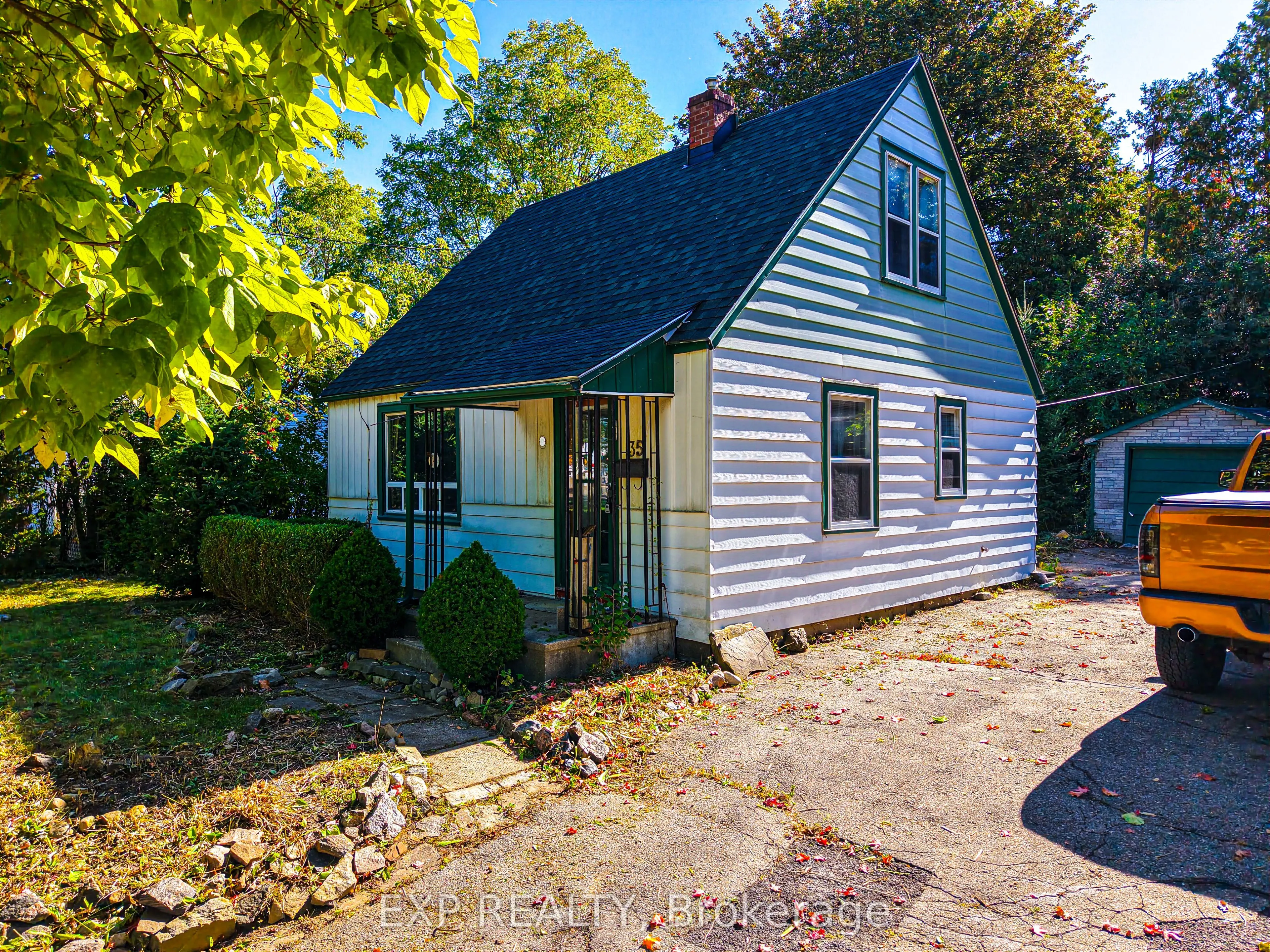 35 Glen Road