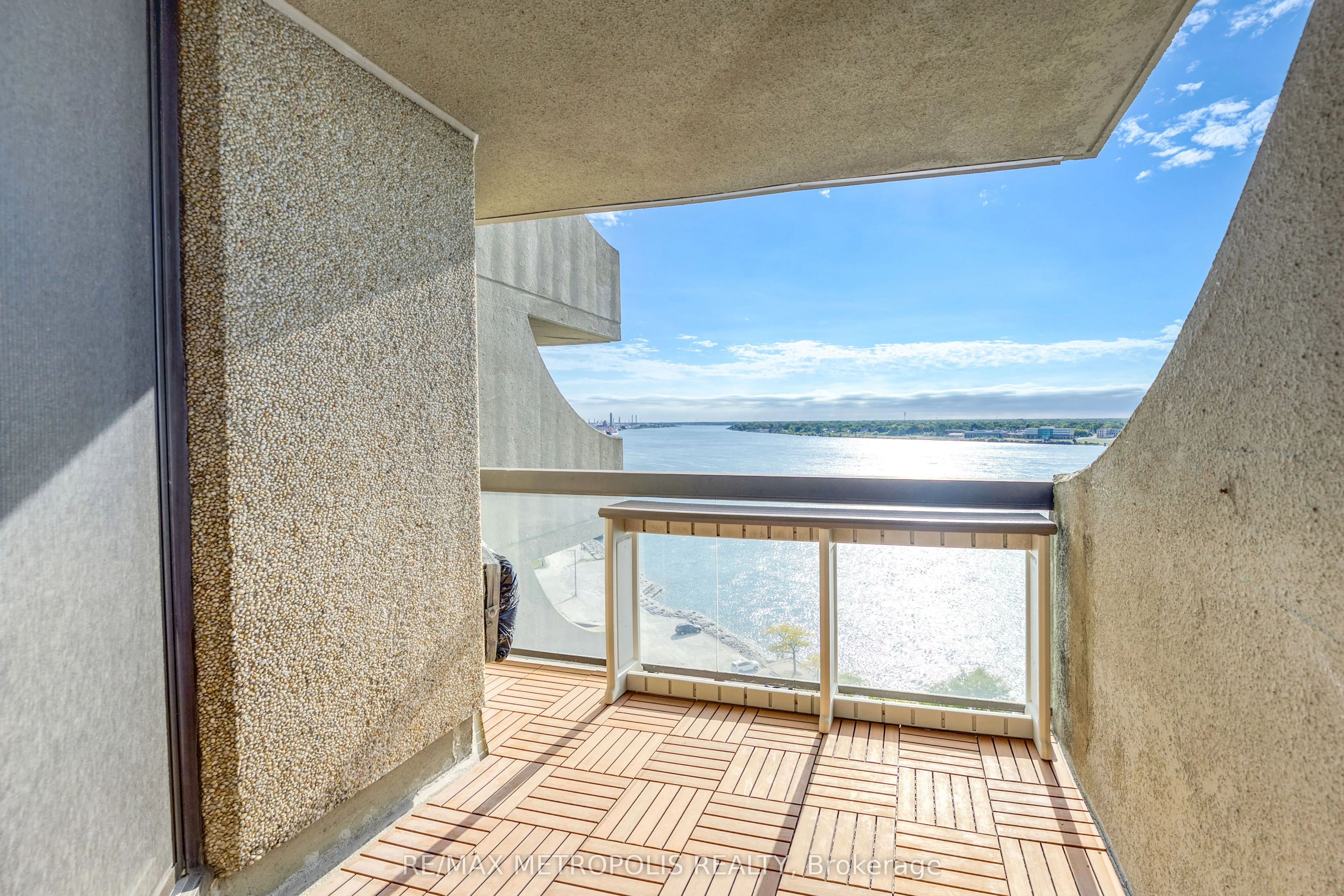 155 Front Street N, #1306