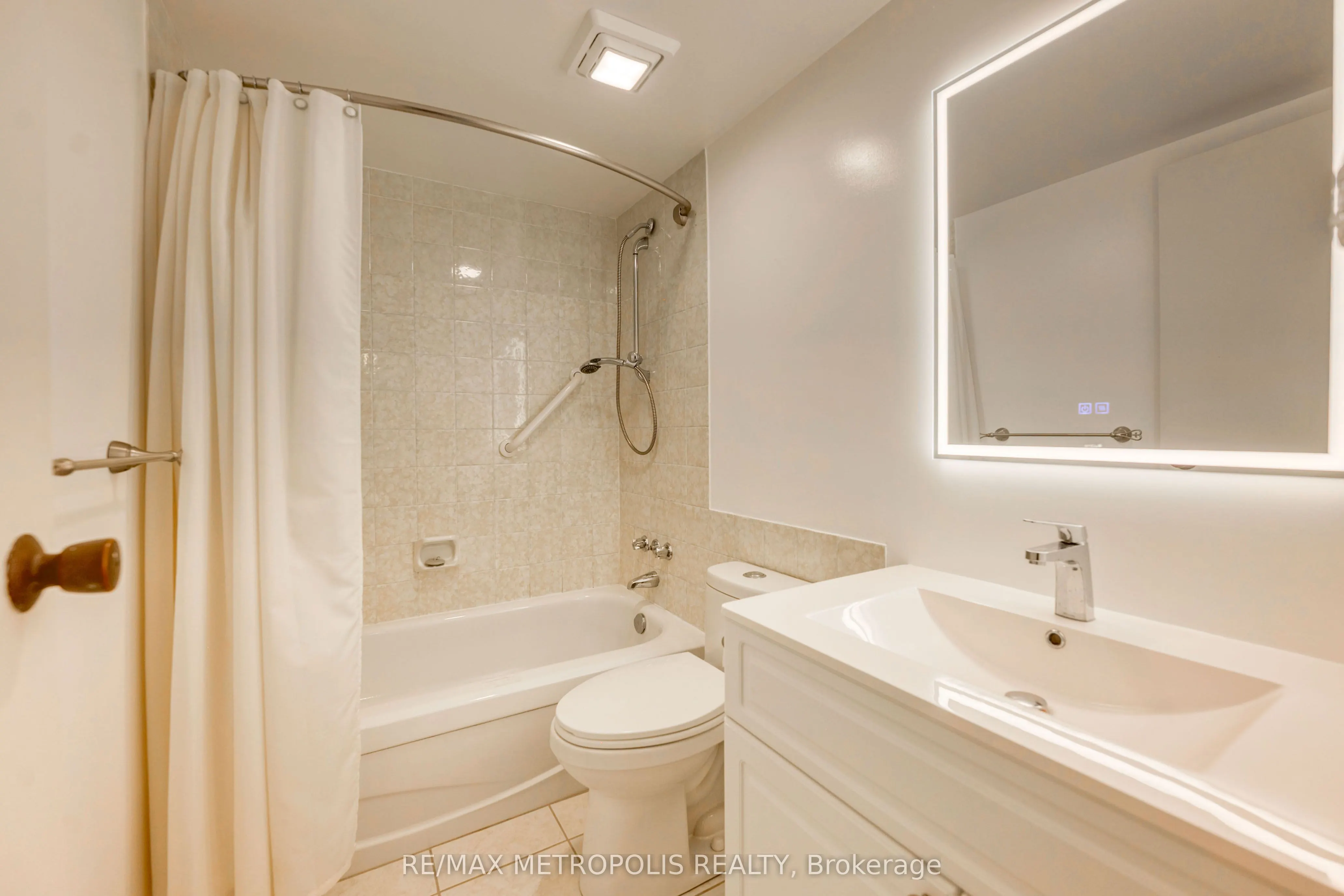 155 Front Street N, #1306