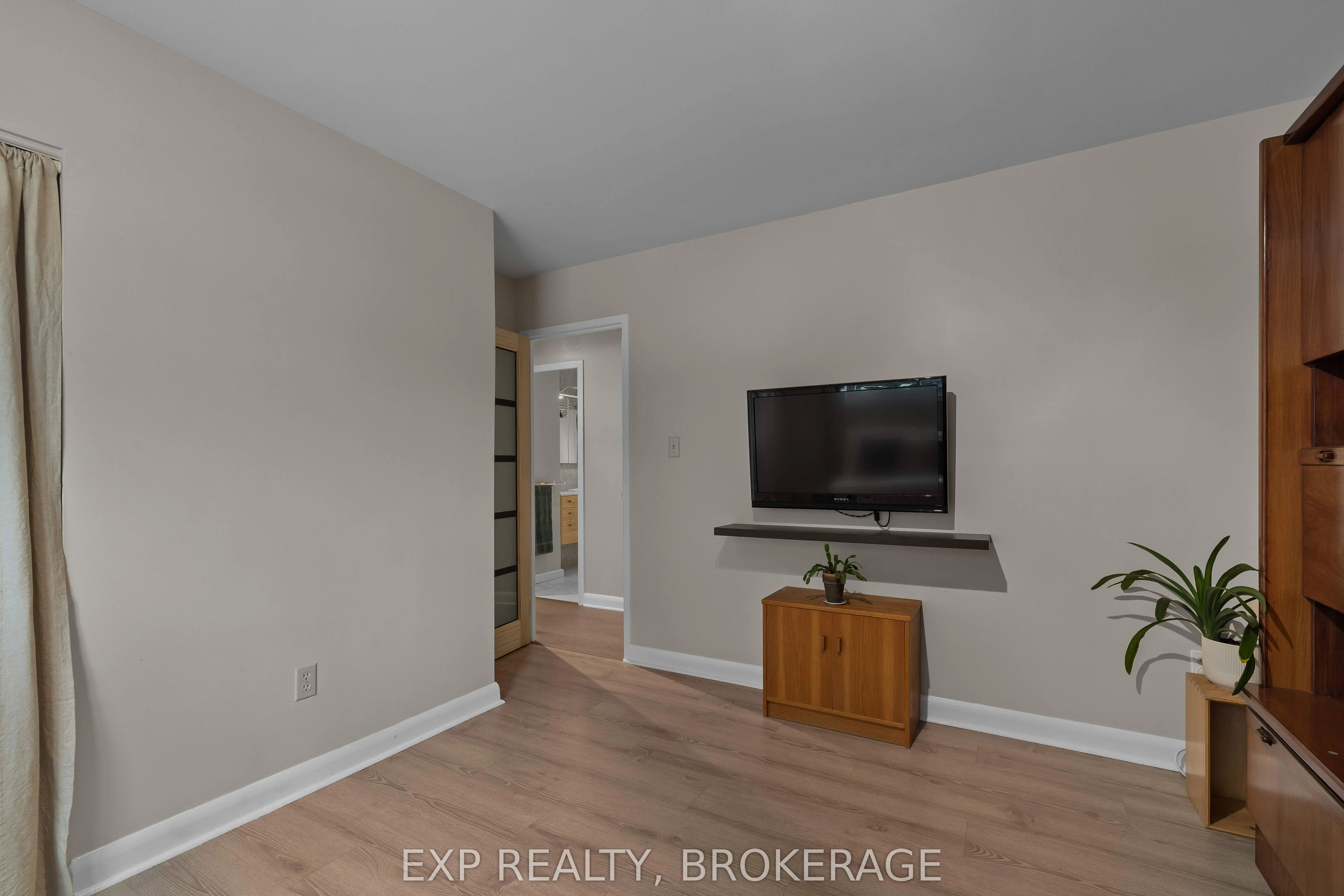 57 Lakeview Avenue