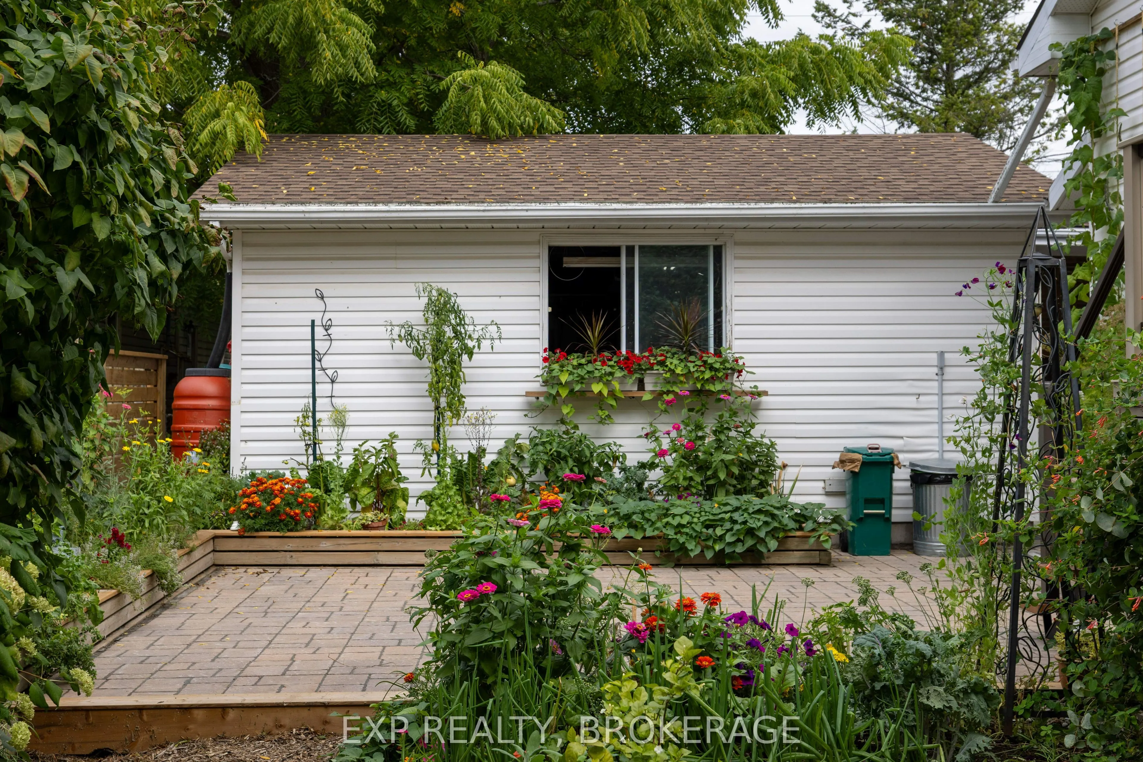 57 Lakeview Avenue