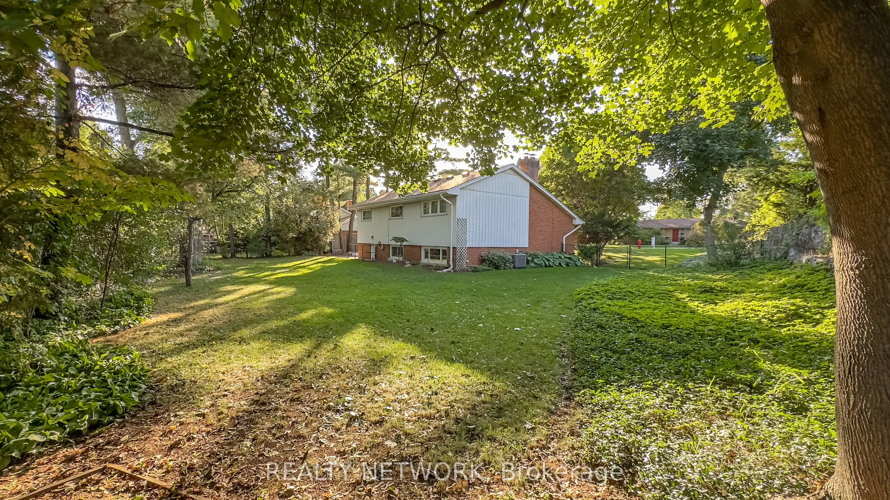 129 Oneida Boulevard