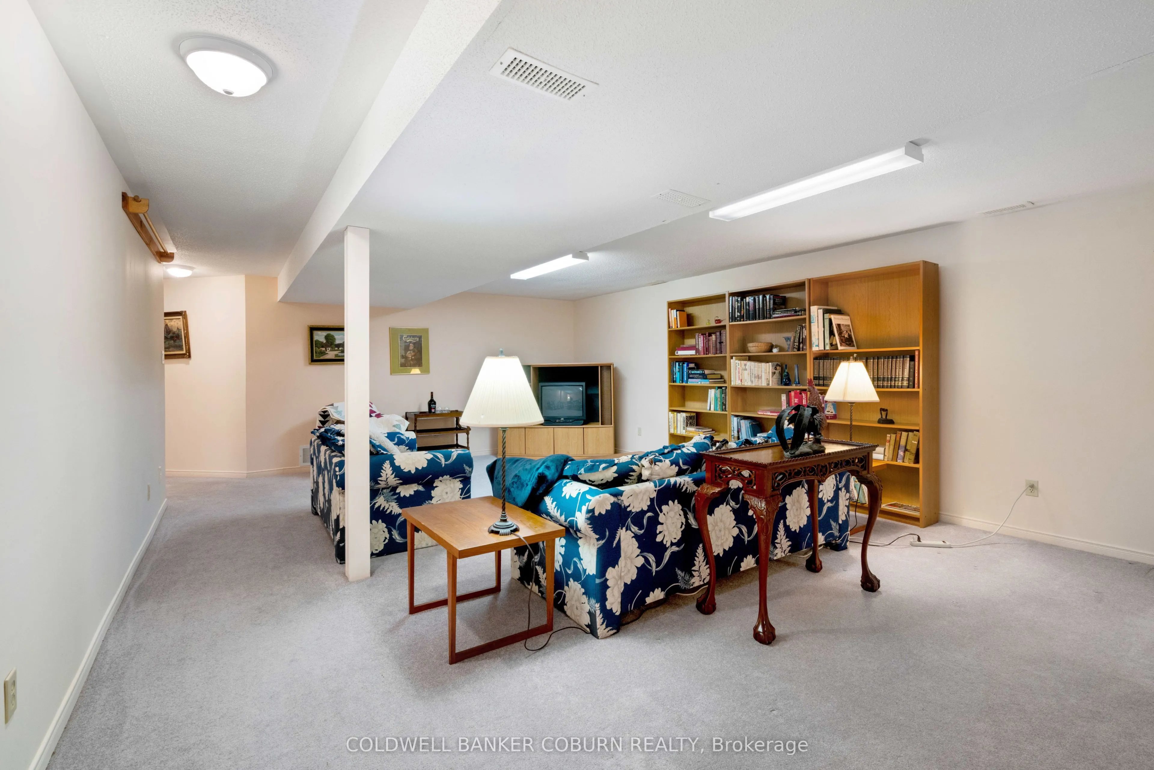 2 Sugar Maple Way