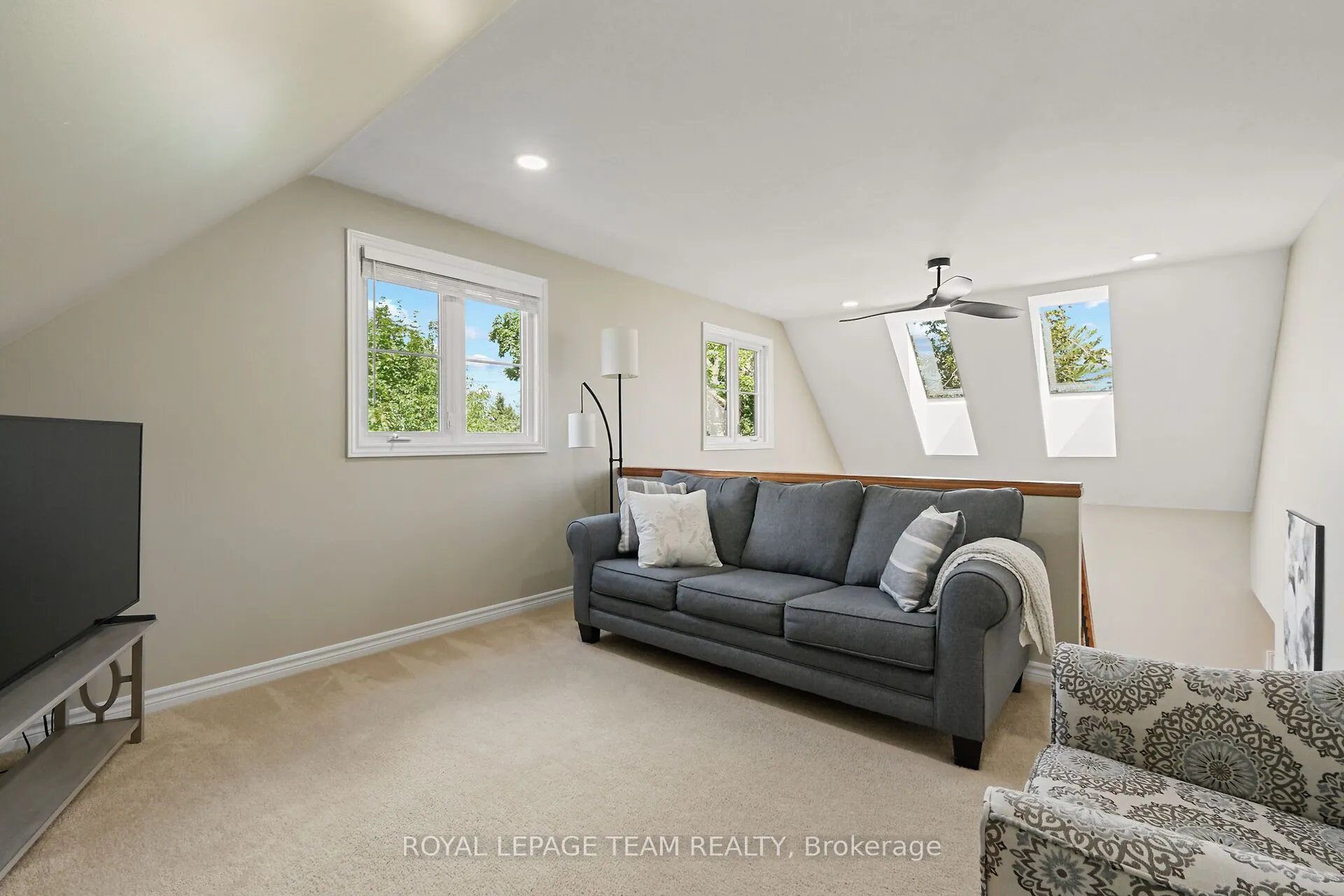 2893 Barlow Crescent
