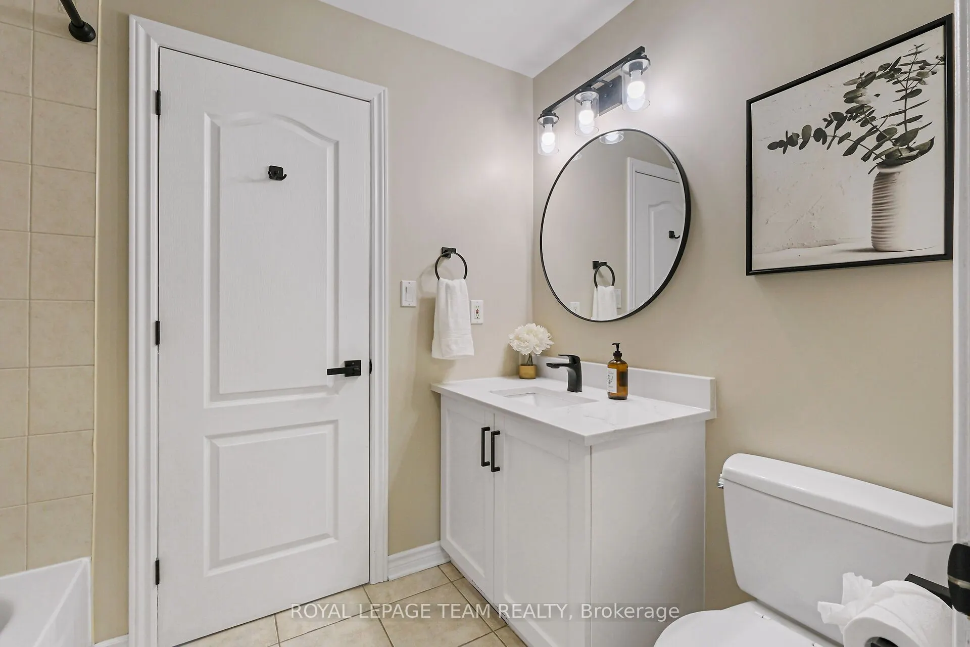 2893 Barlow Crescent