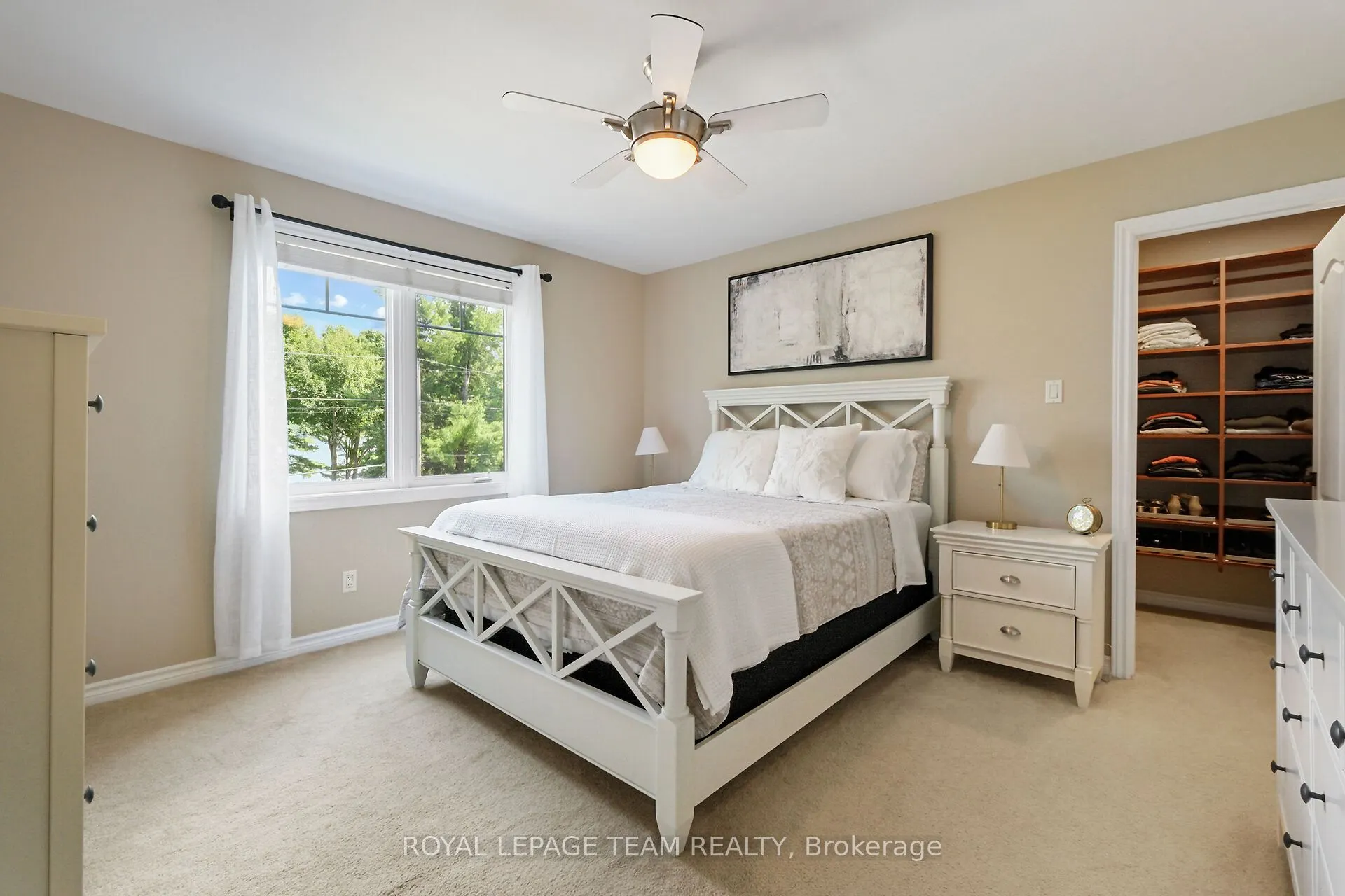 2893 Barlow Crescent