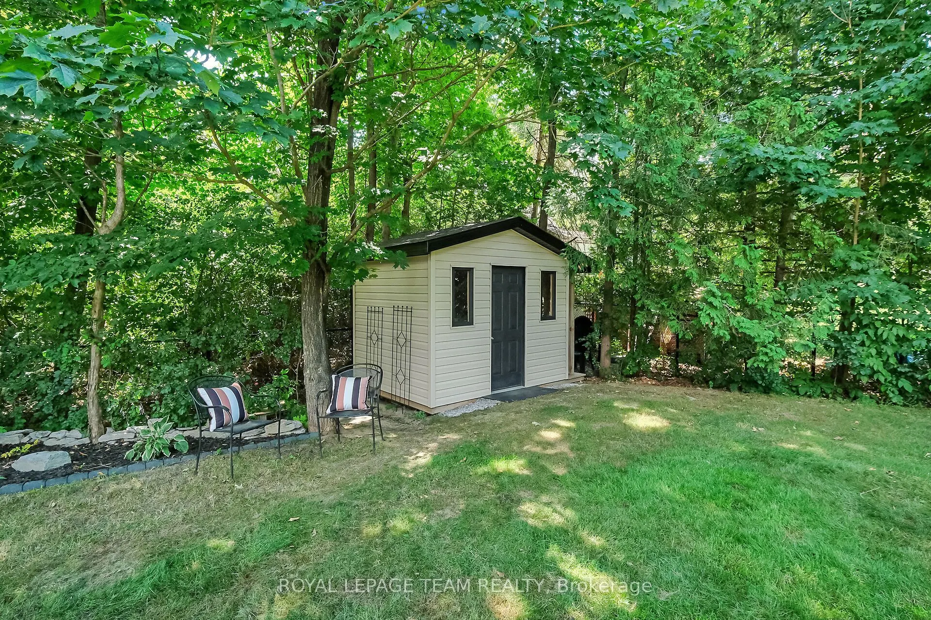2893 Barlow Crescent