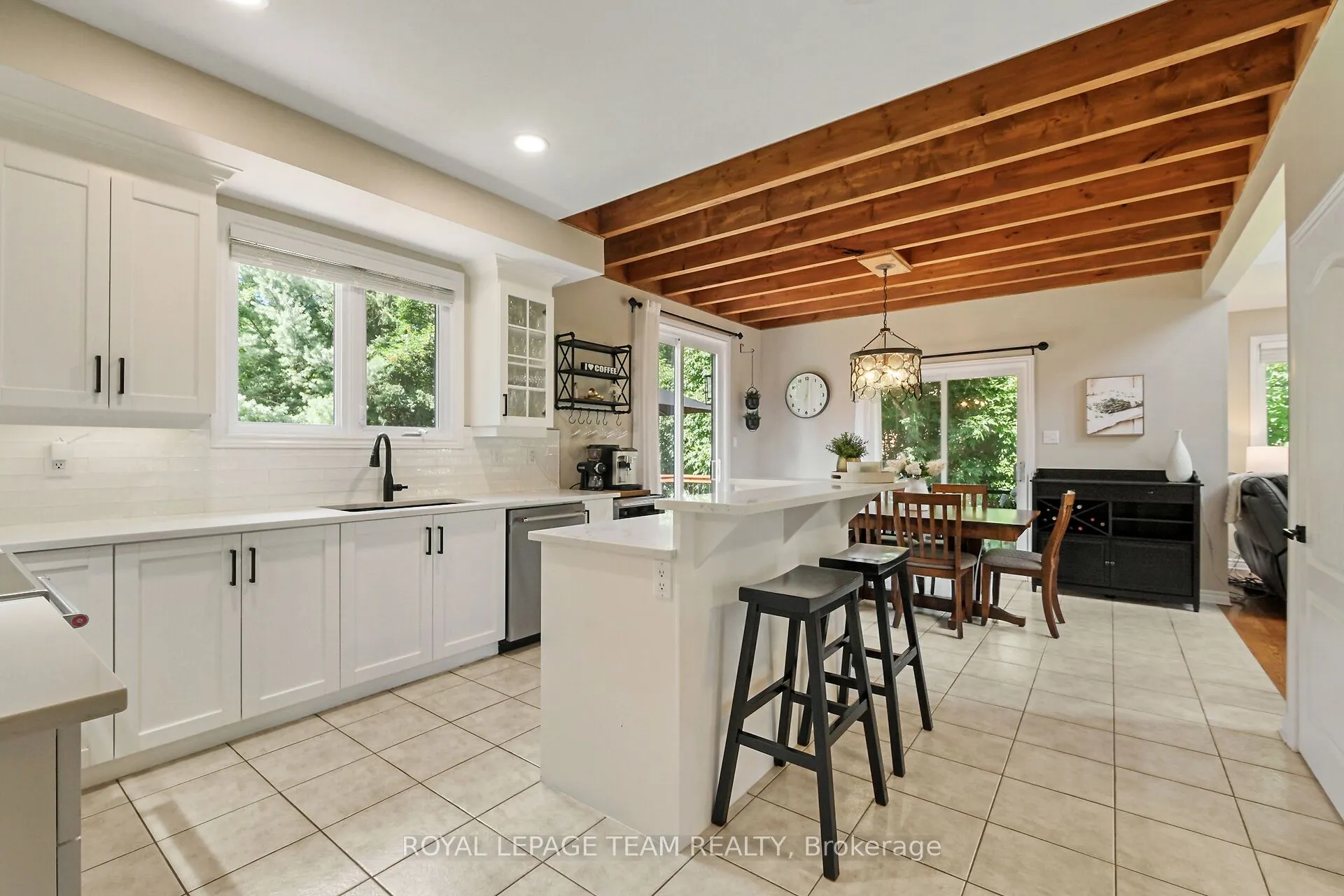 2893 Barlow Crescent