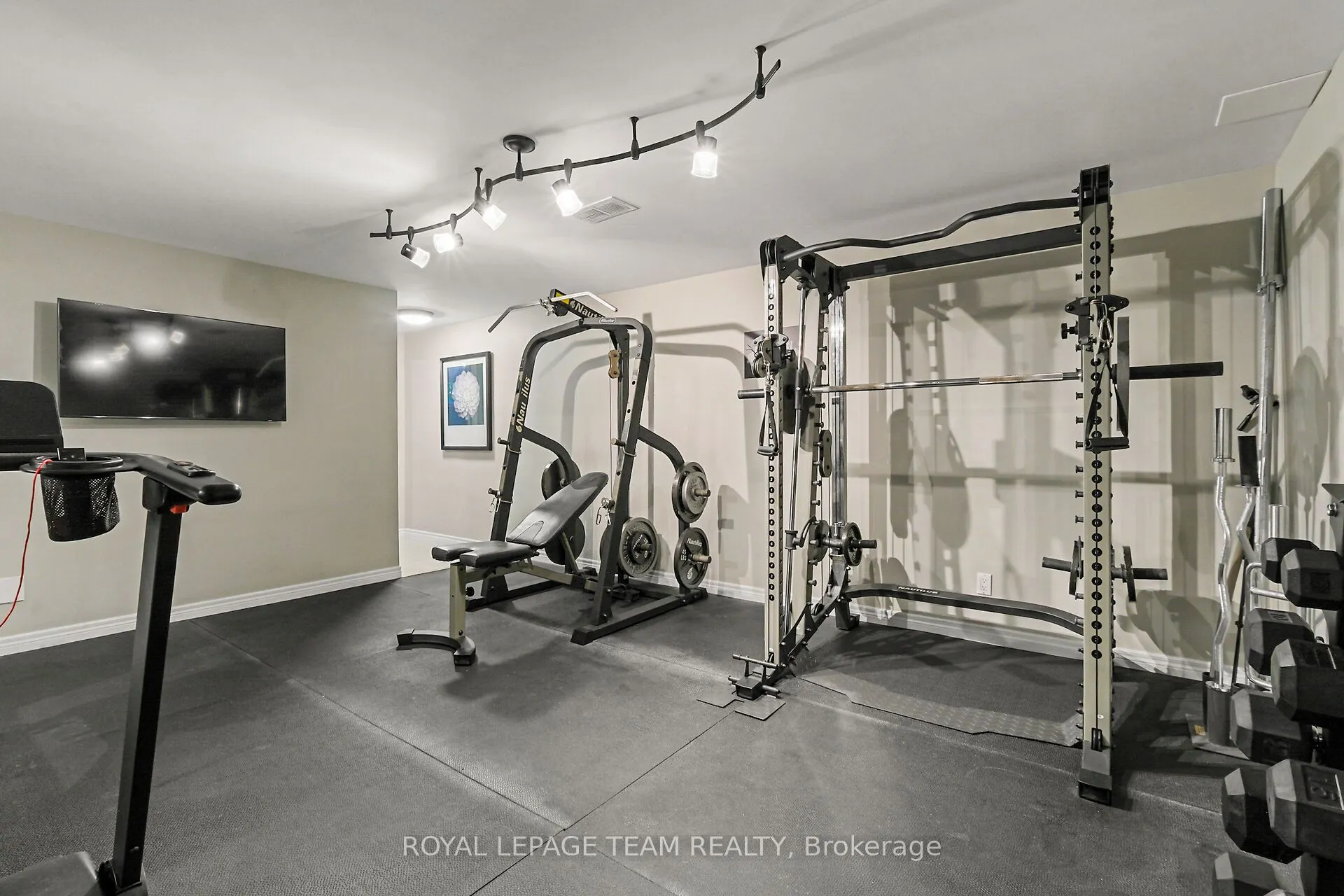 2893 Barlow Crescent