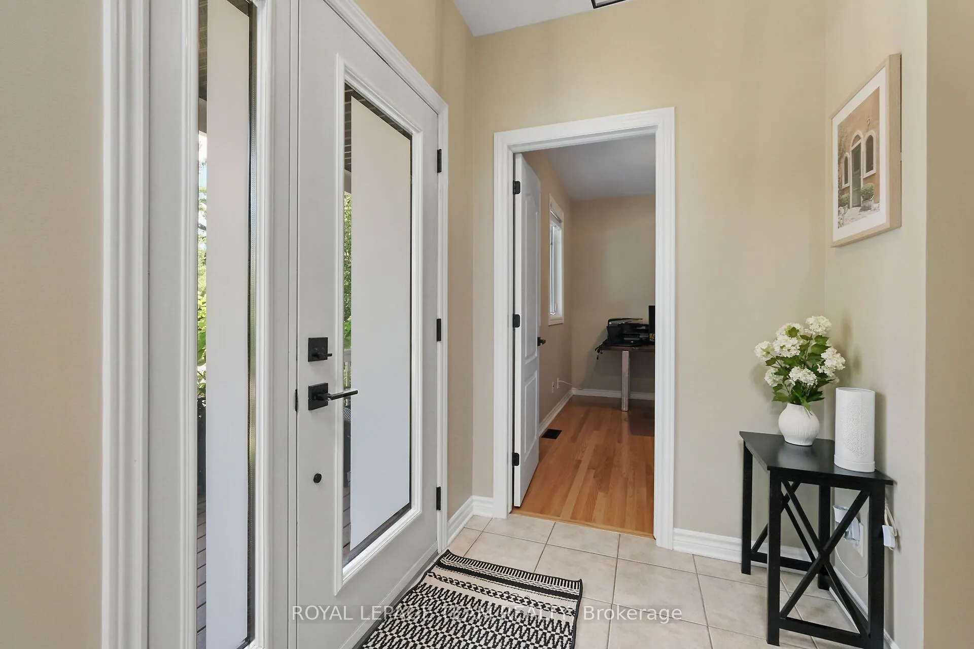 2893 Barlow Crescent