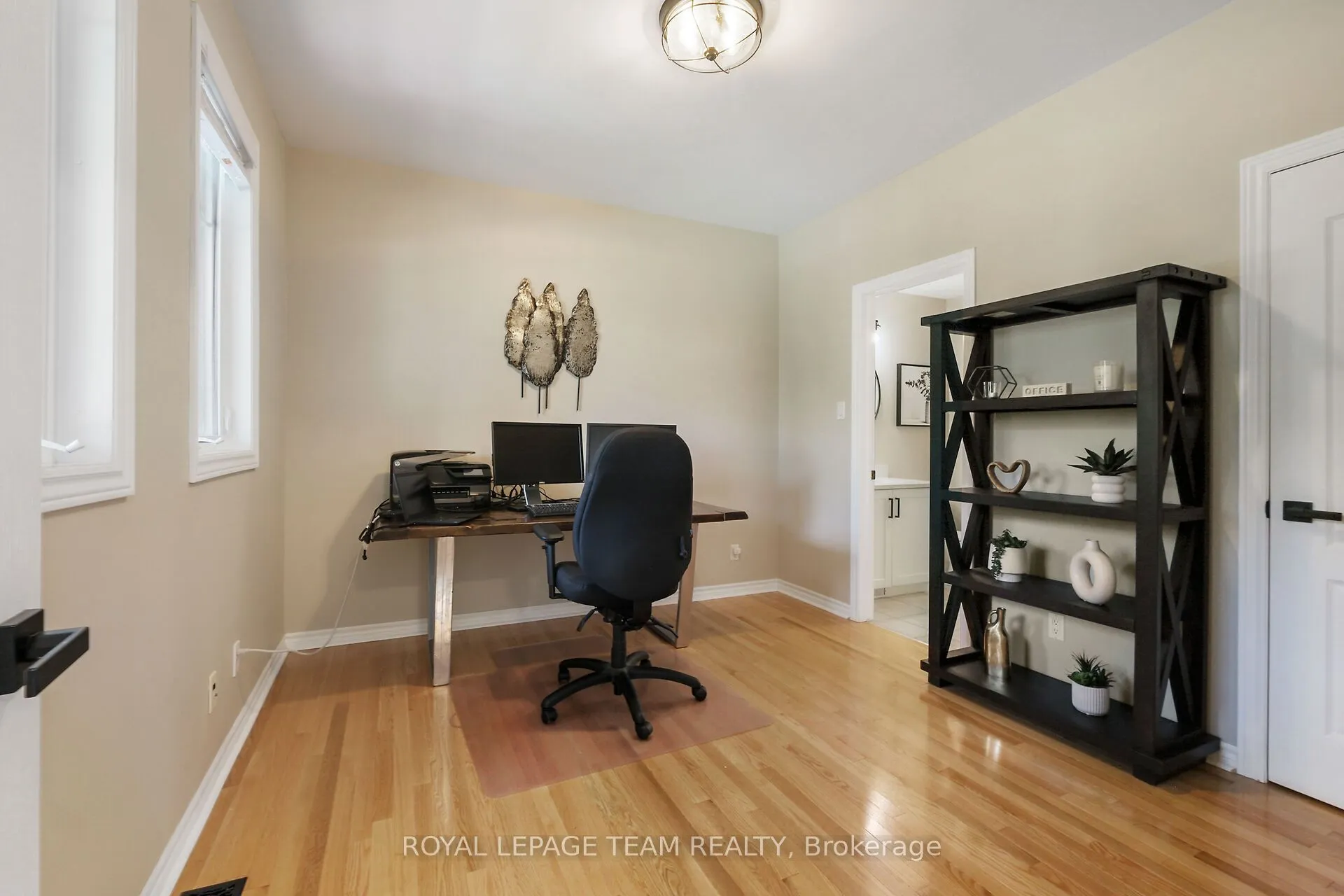 2893 Barlow Crescent