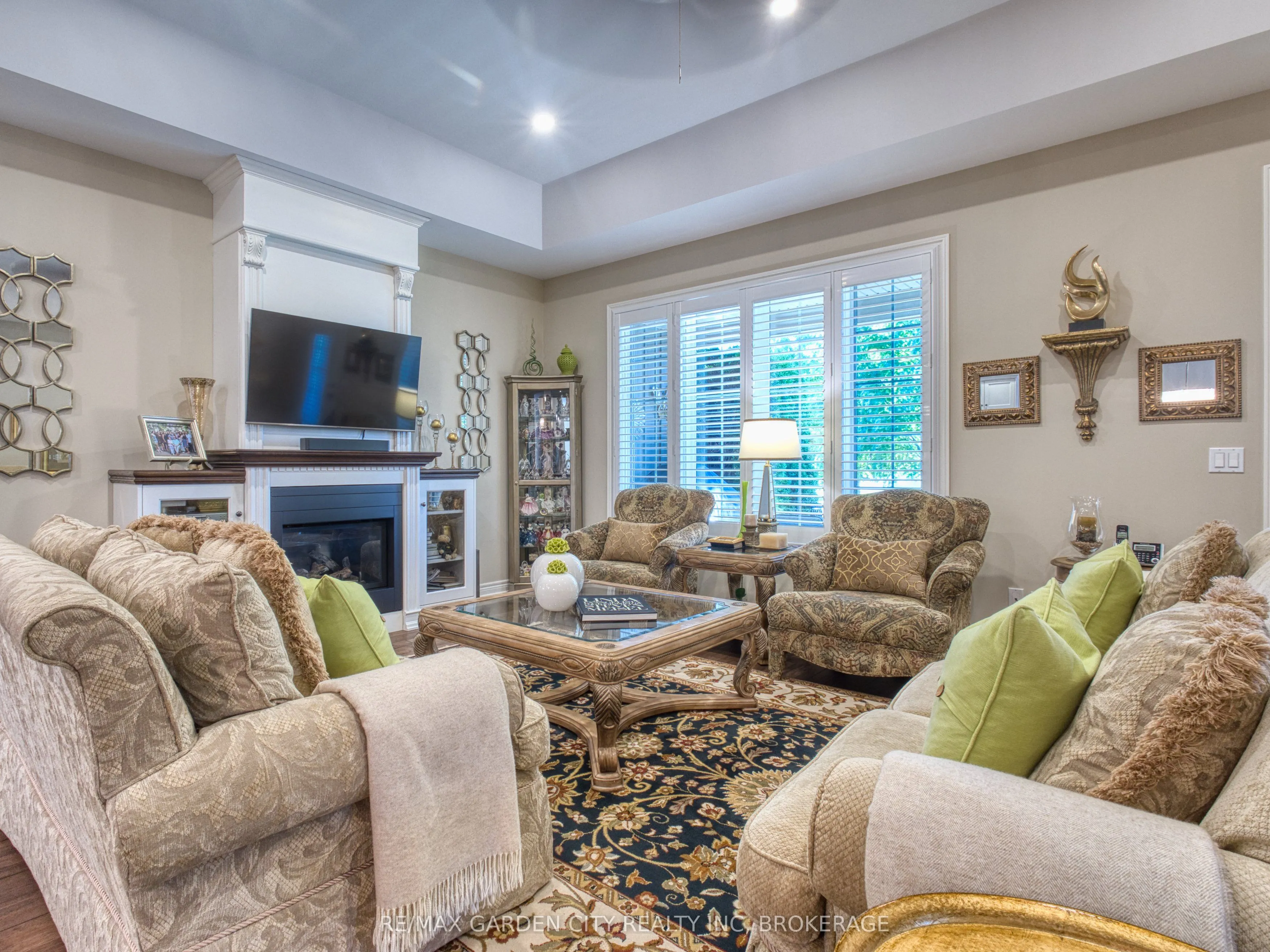 215 Vansickle Road, #15