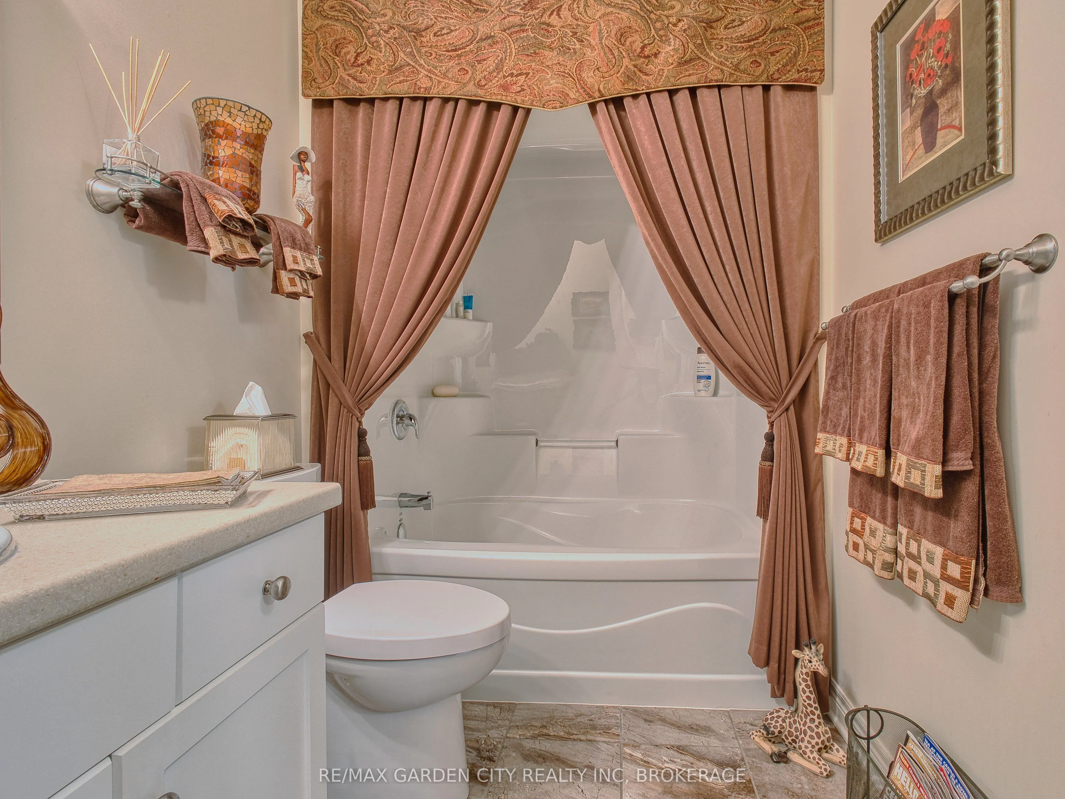 215 Vansickle Road, #15