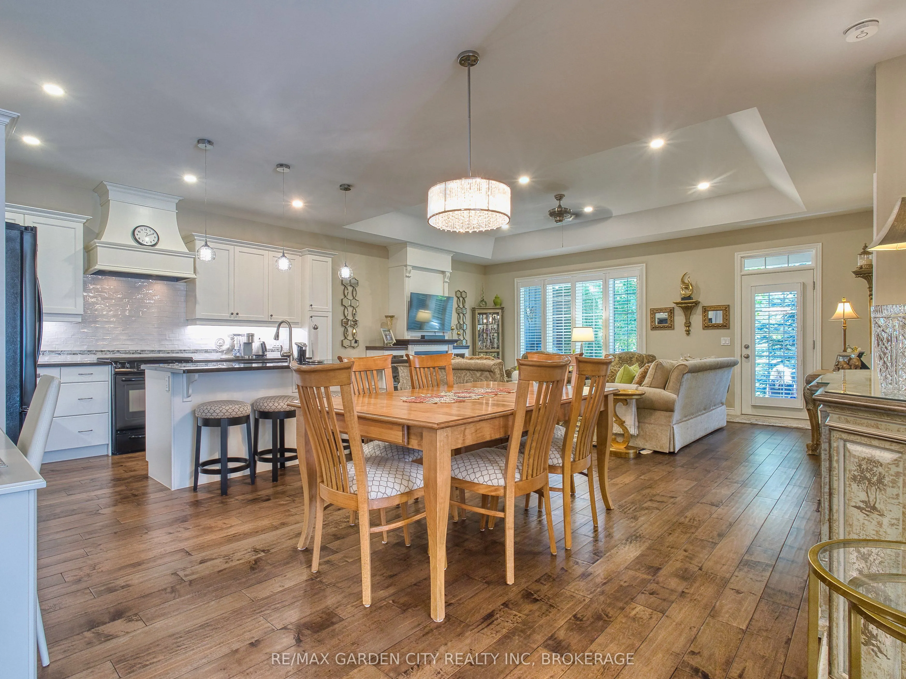 215 Vansickle Road, #15