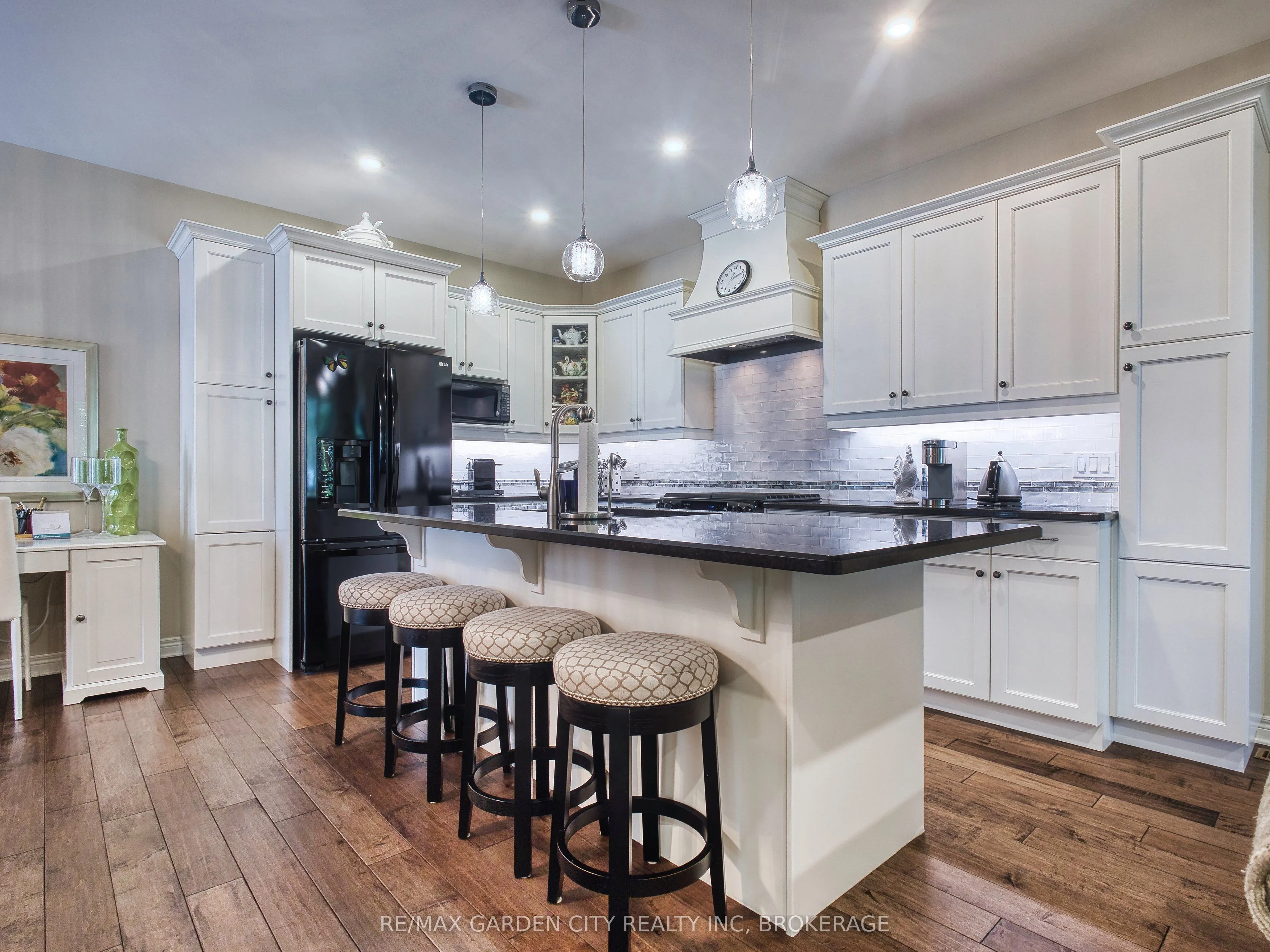 215 Vansickle Road, #15