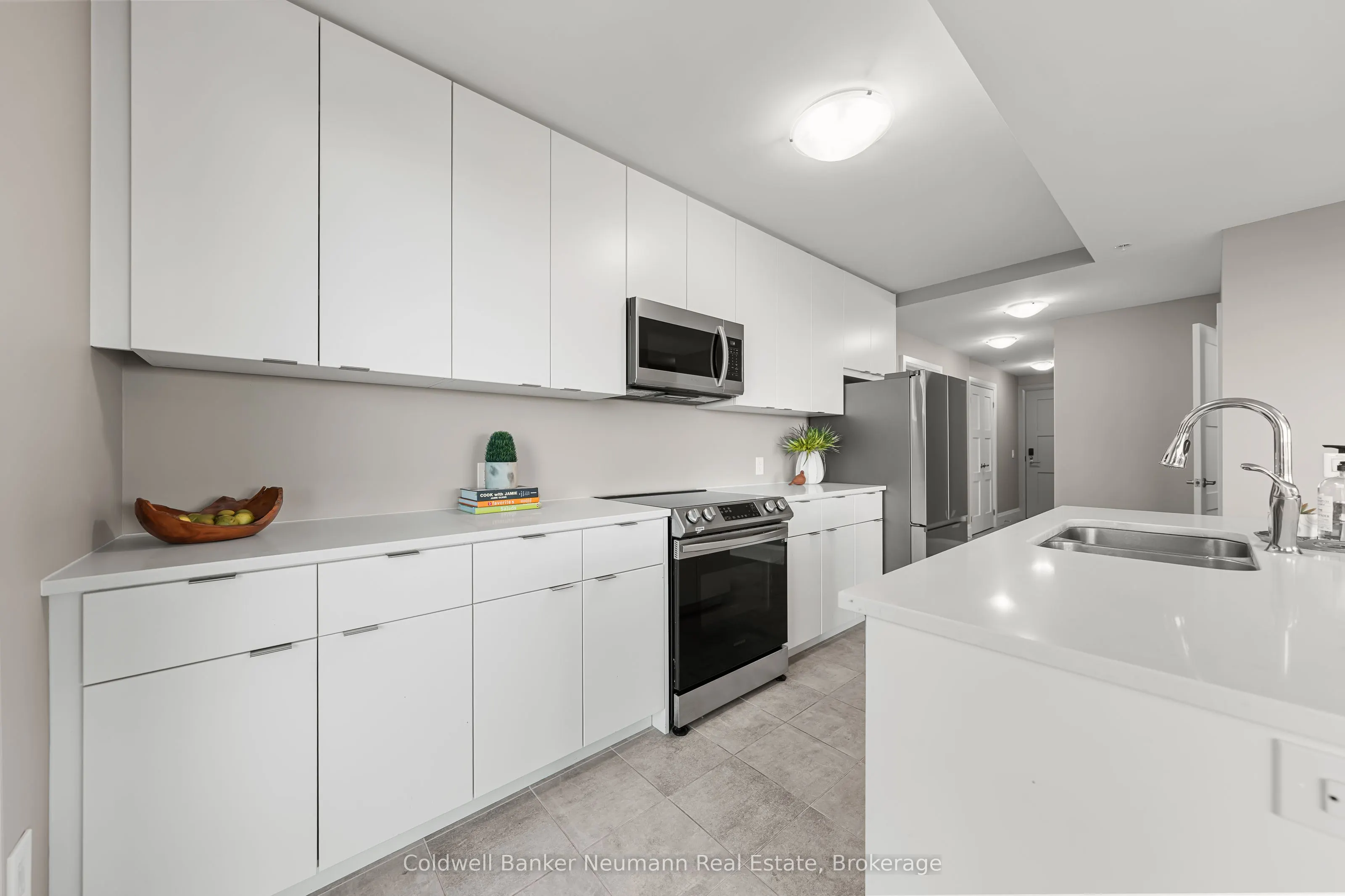 73 Arthur Street, #802