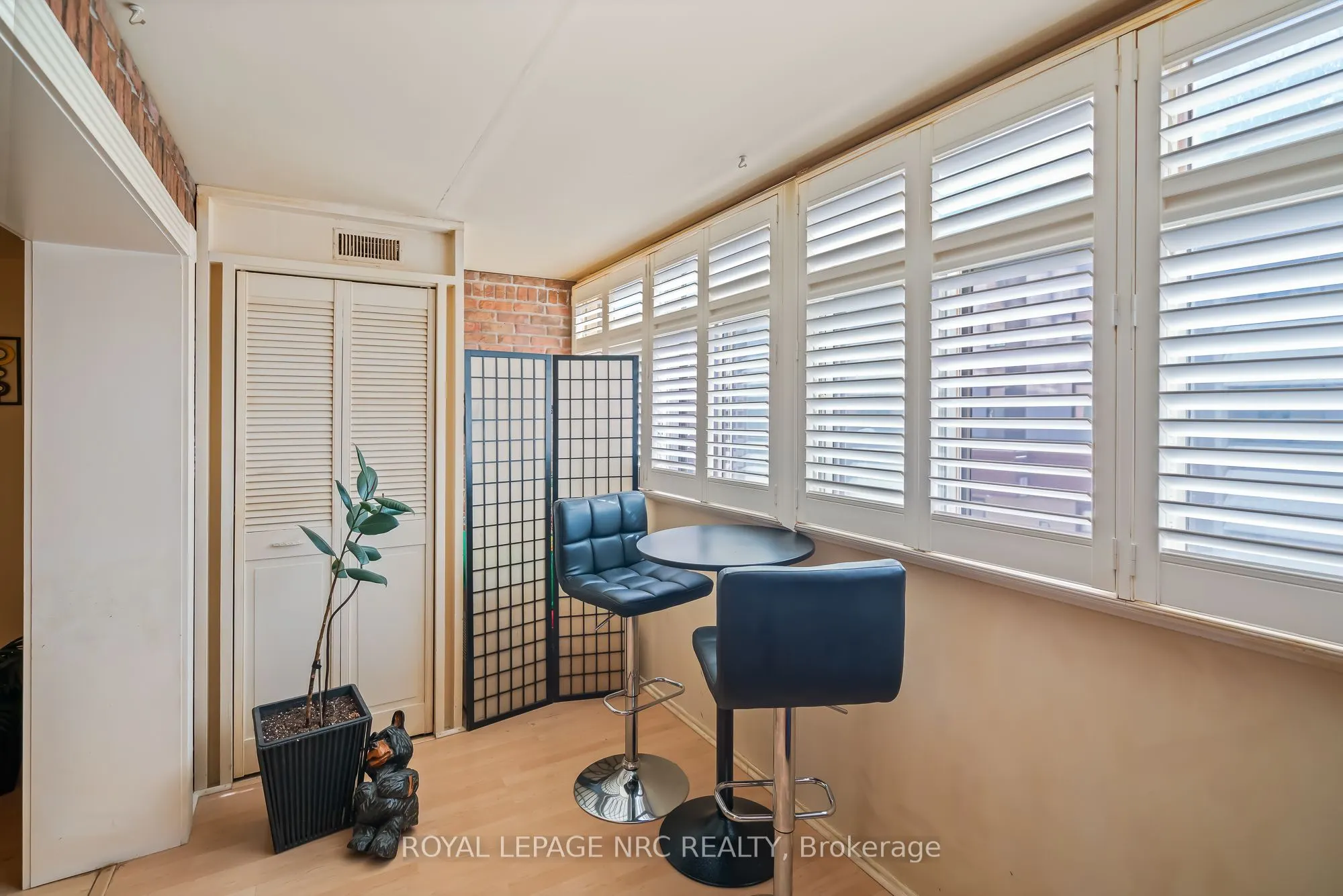 276 Oakdale Avenue, #201