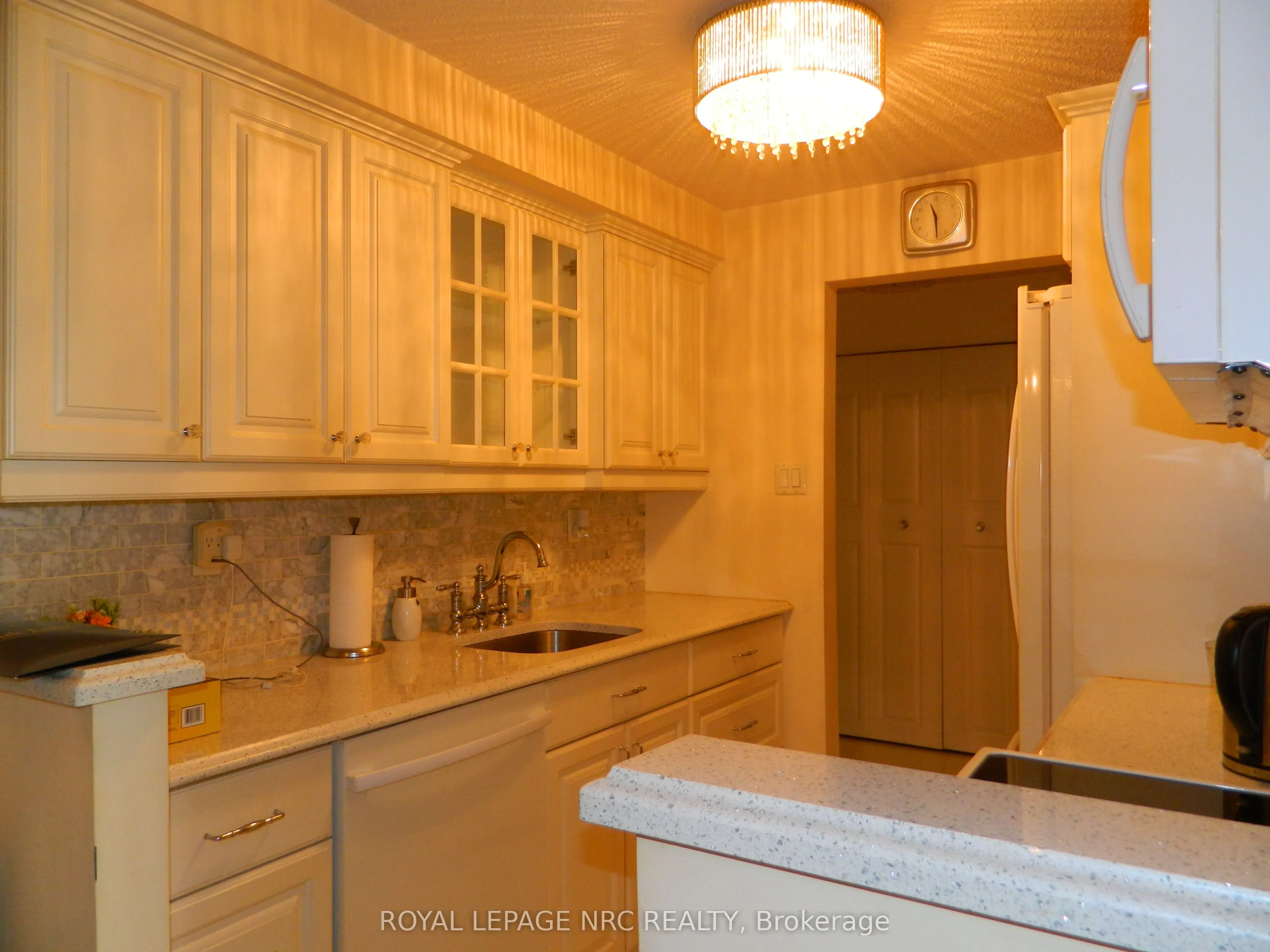 276 Oakdale Avenue, #201