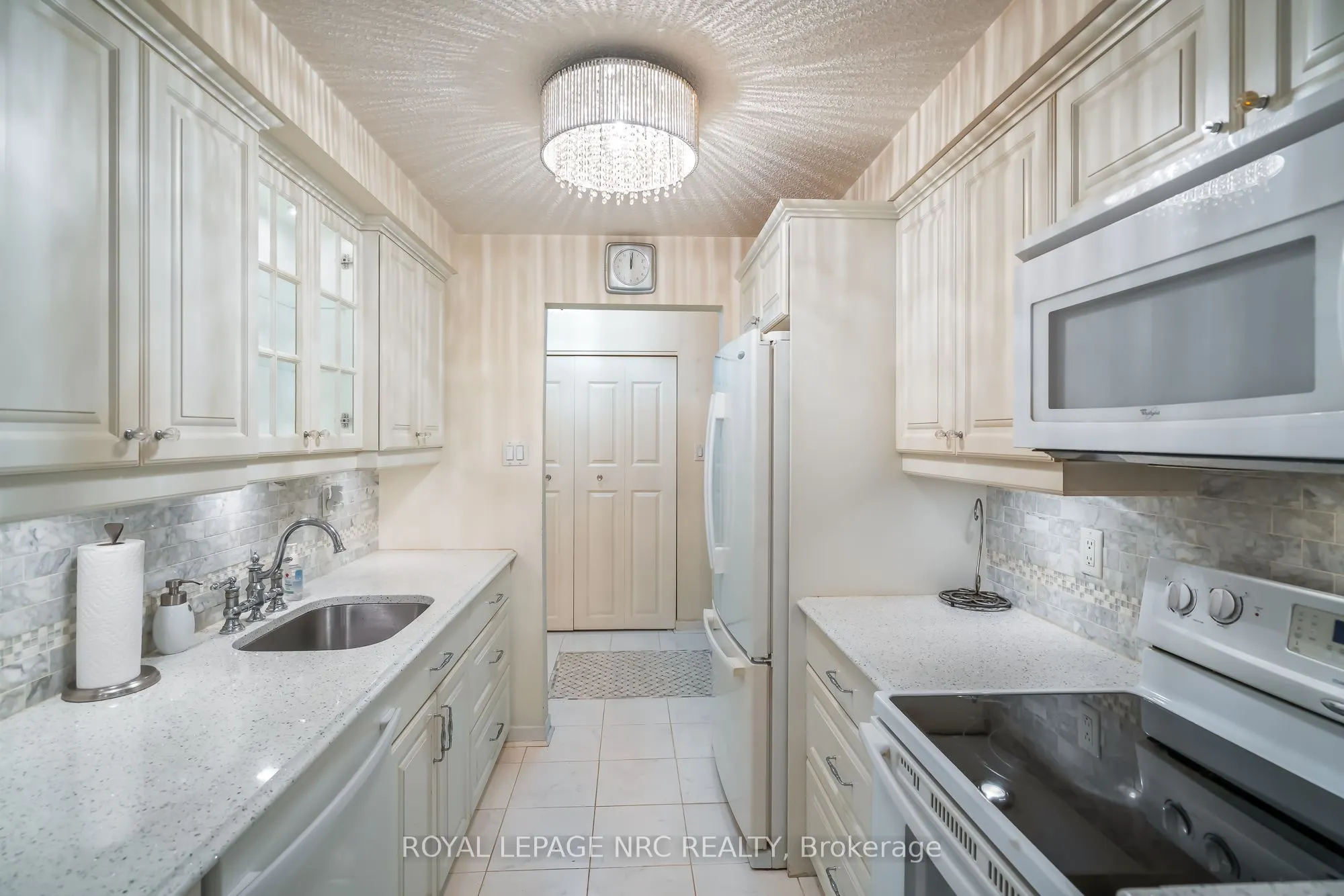 276 Oakdale Avenue, #201