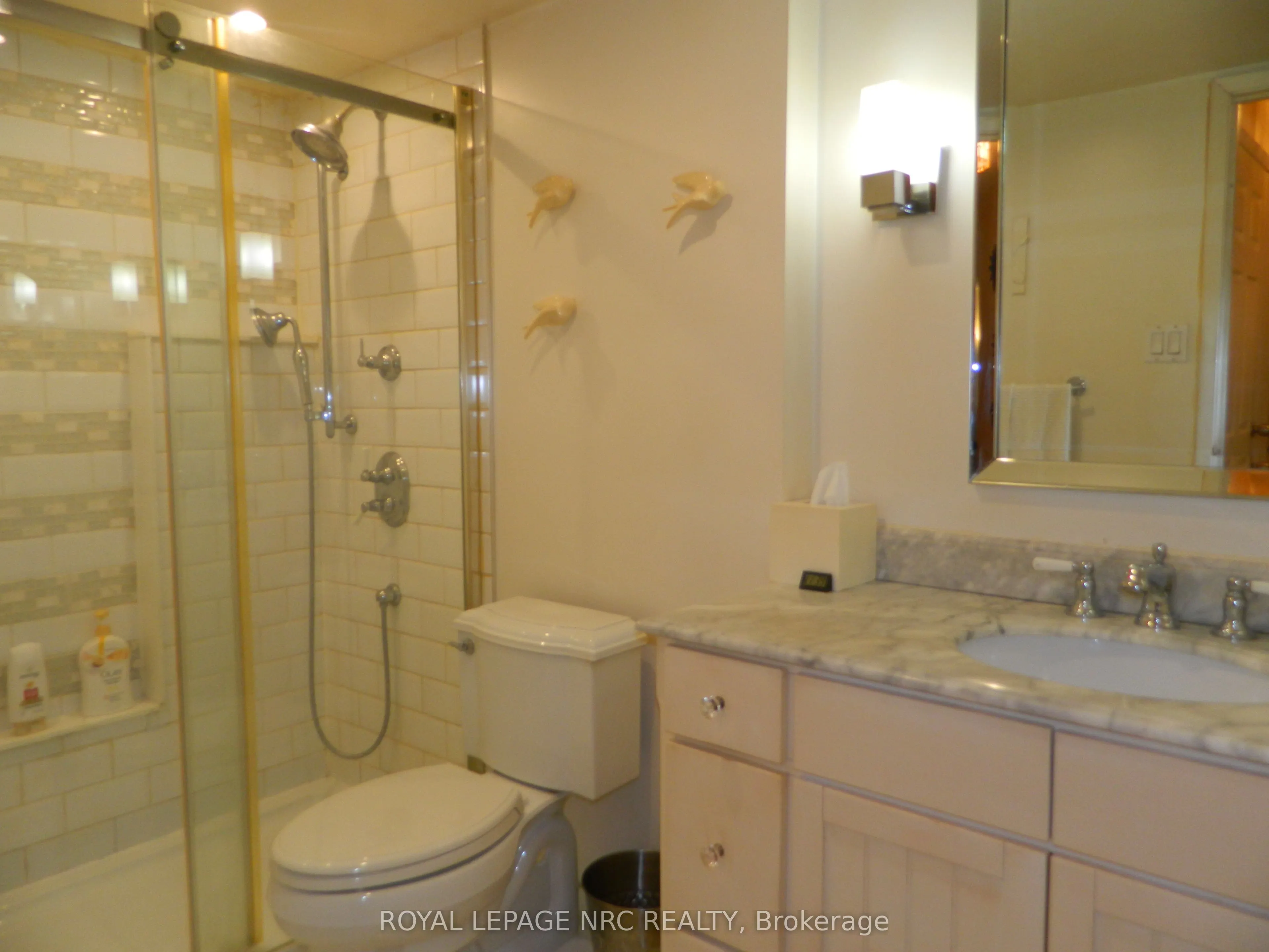 276 Oakdale Avenue, #201