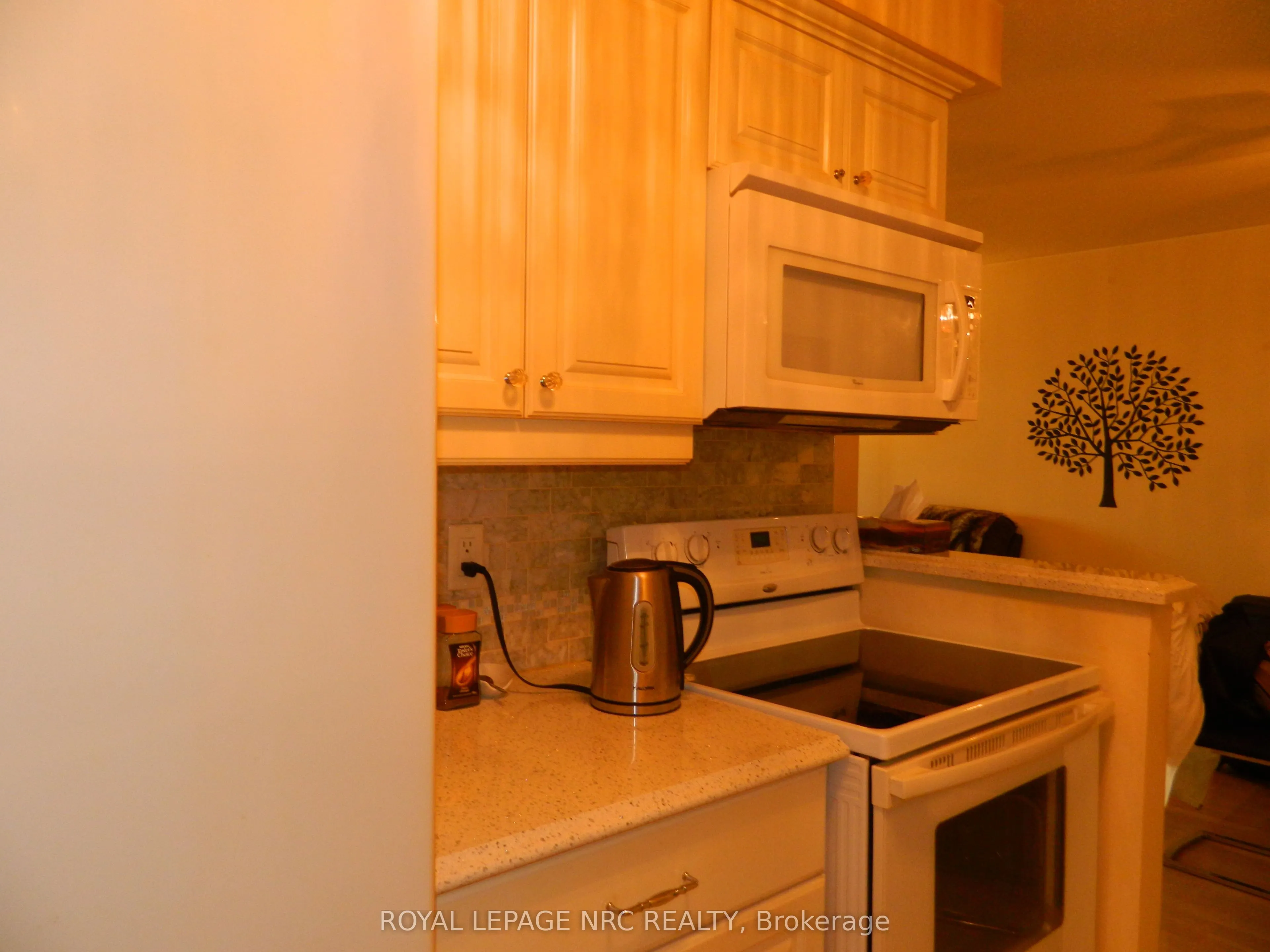 276 Oakdale Avenue, #201