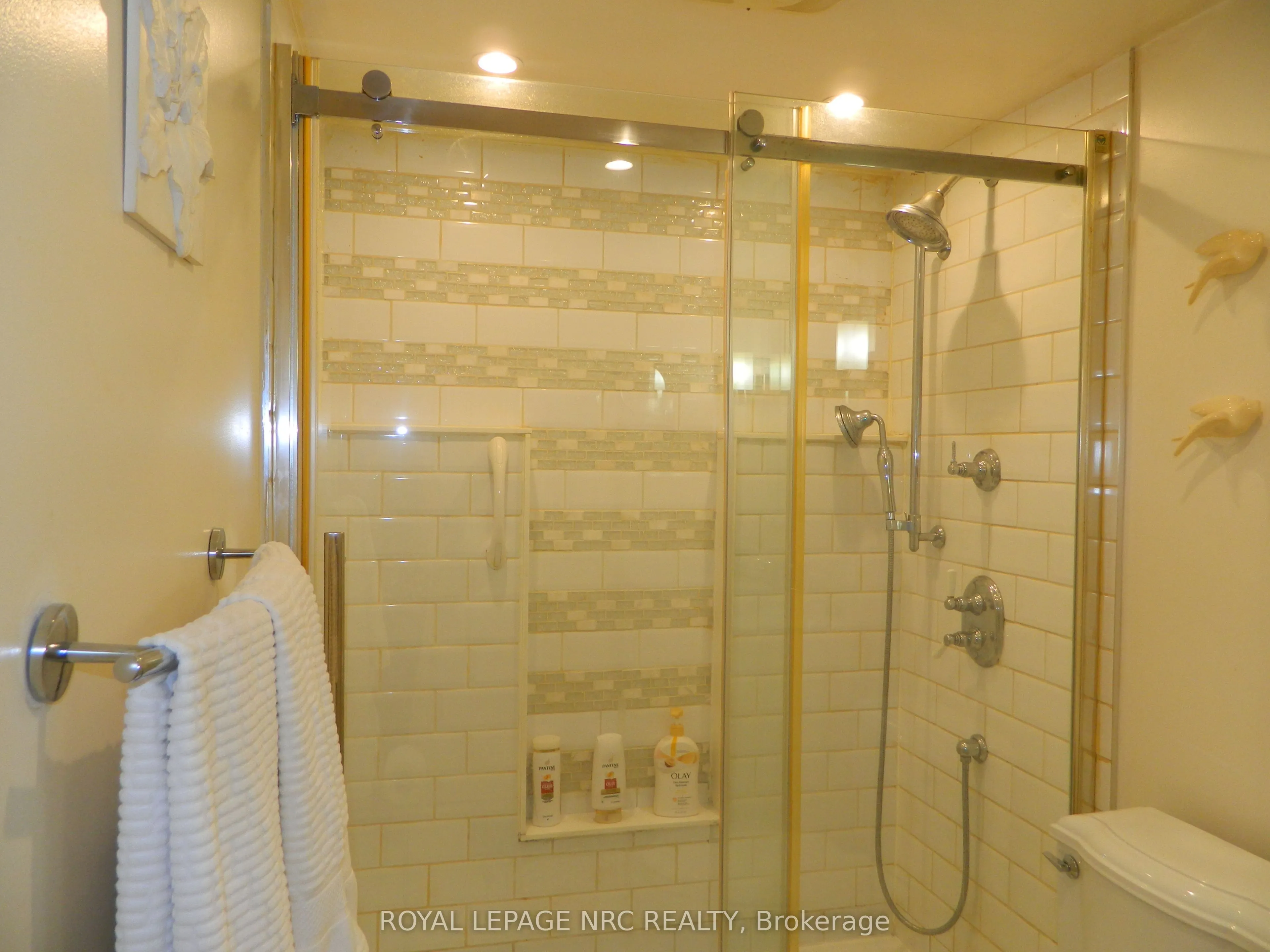 276 Oakdale Avenue, #201
