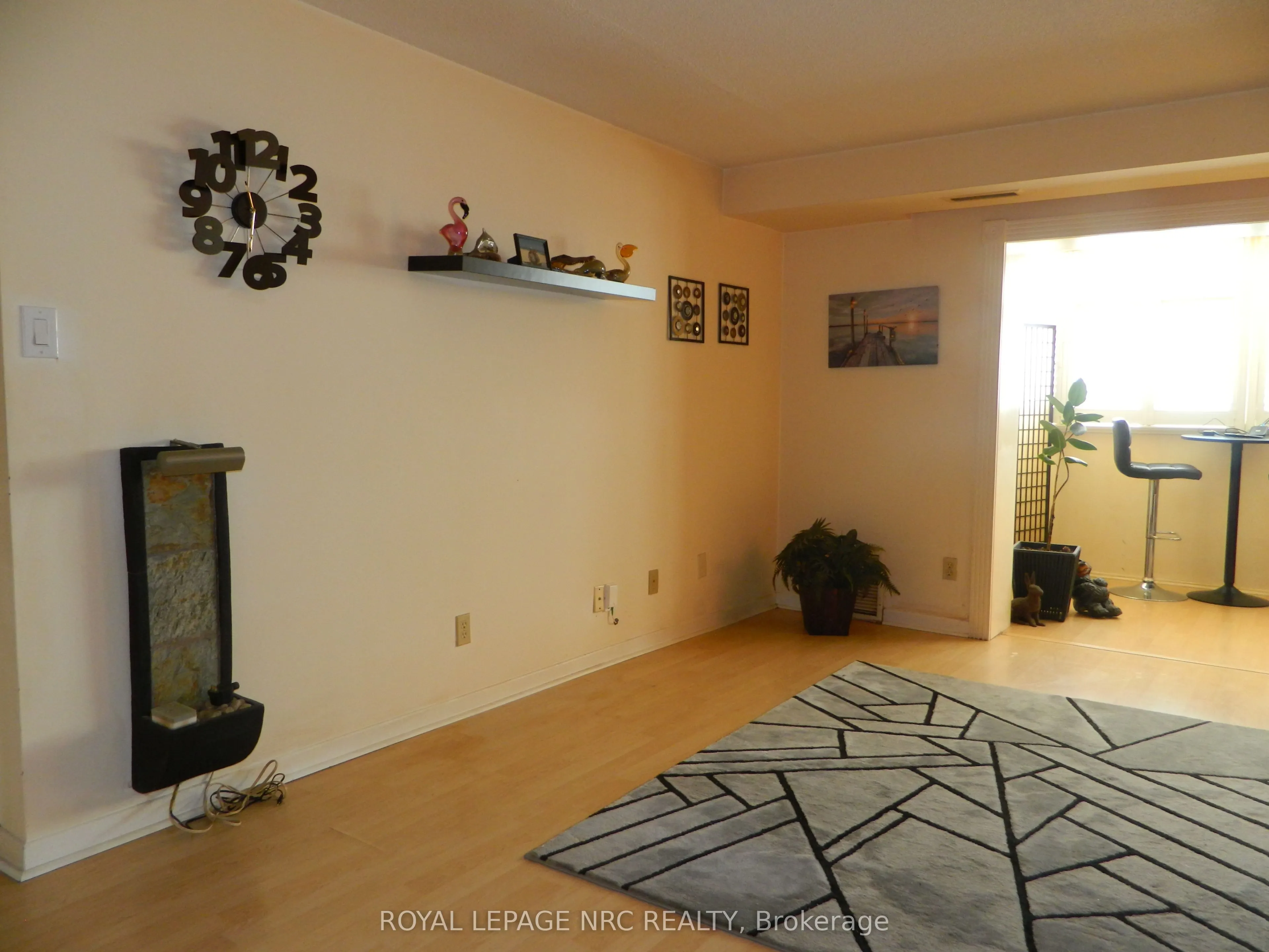 276 Oakdale Avenue, #201