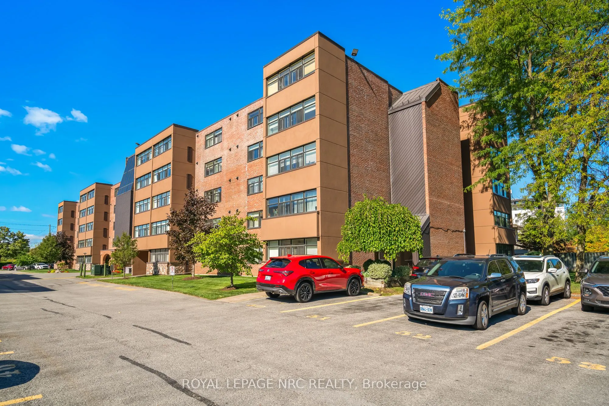 276 Oakdale Avenue, #201