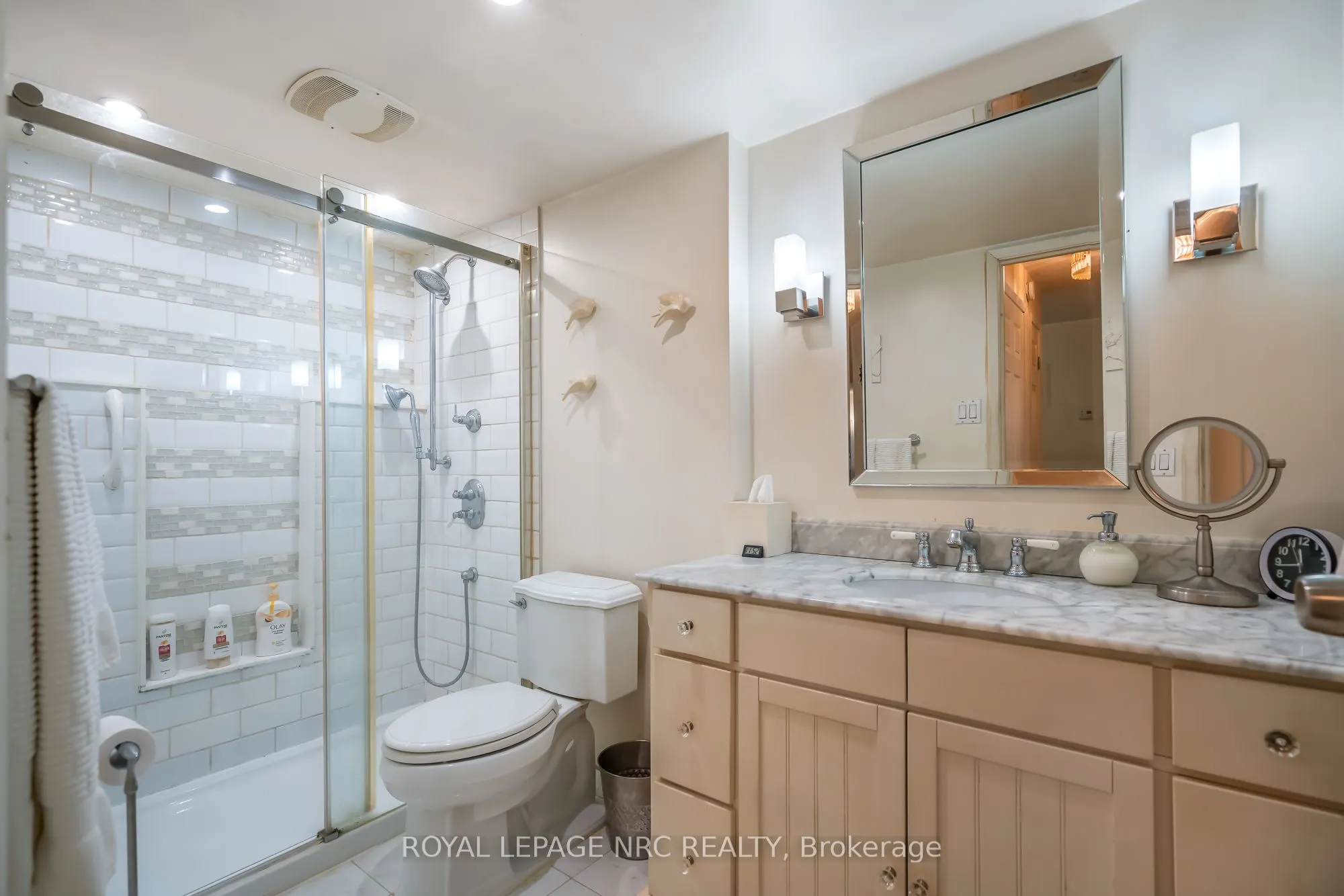 276 Oakdale Avenue, #201