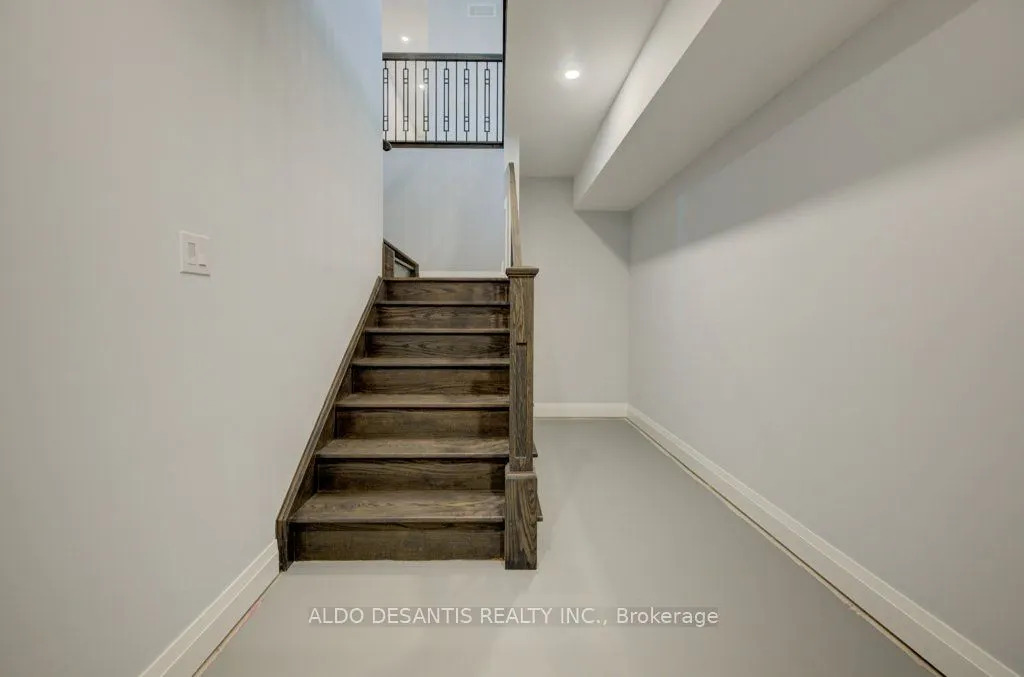 1211 Woodburn Road