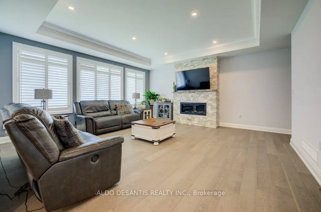 1211 Woodburn Road