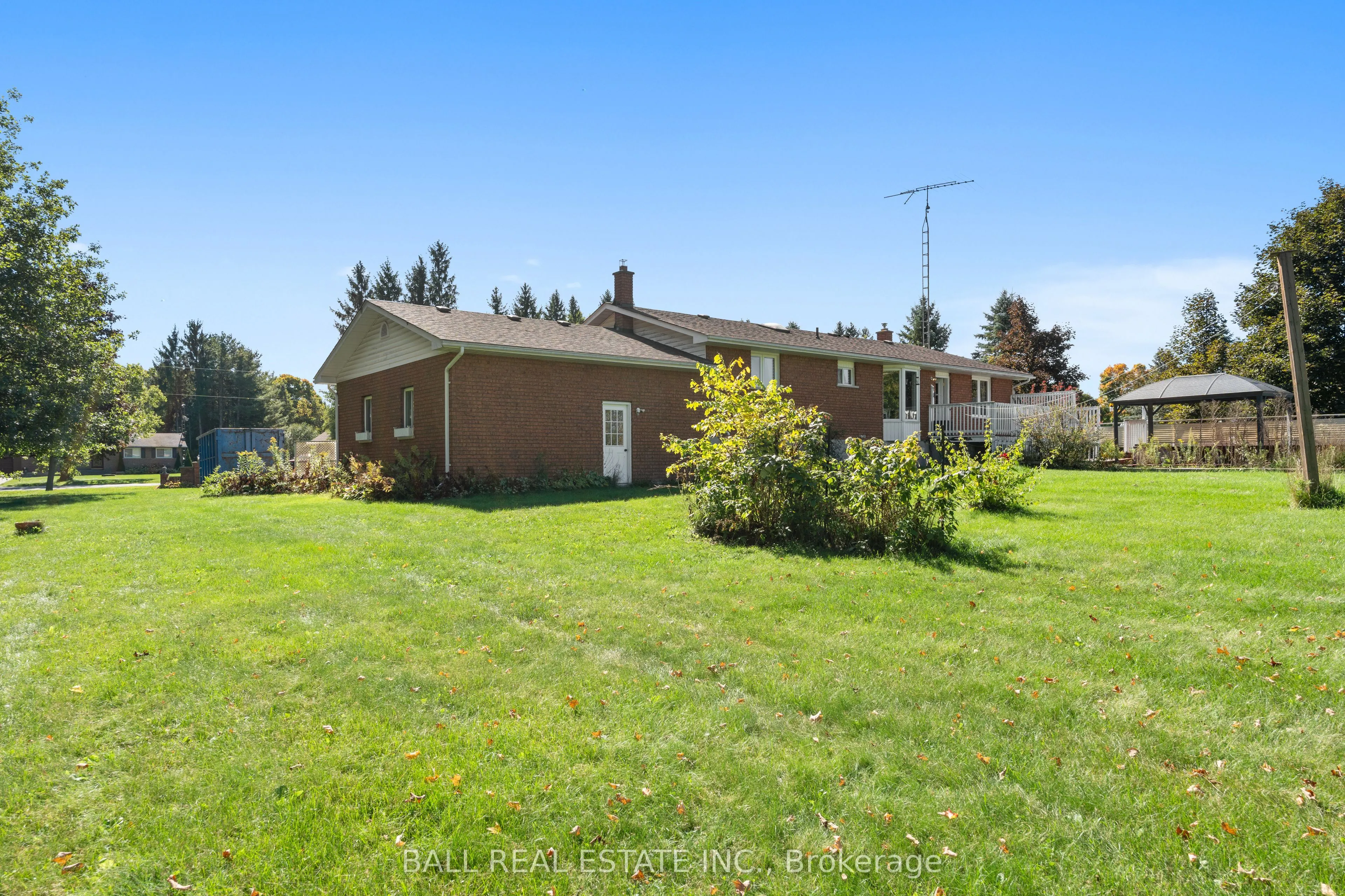 732 Ford Crescent