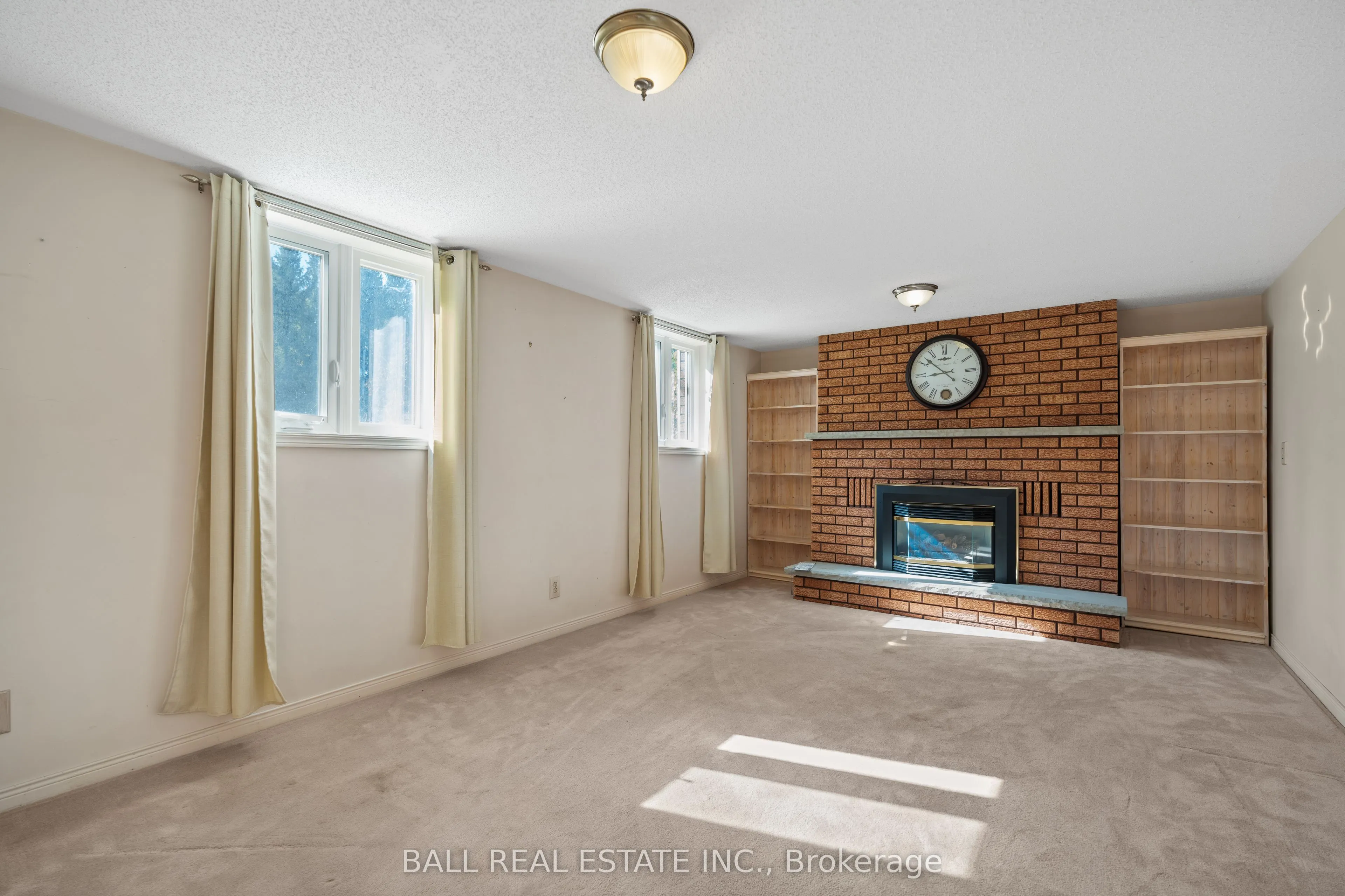 732 Ford Crescent