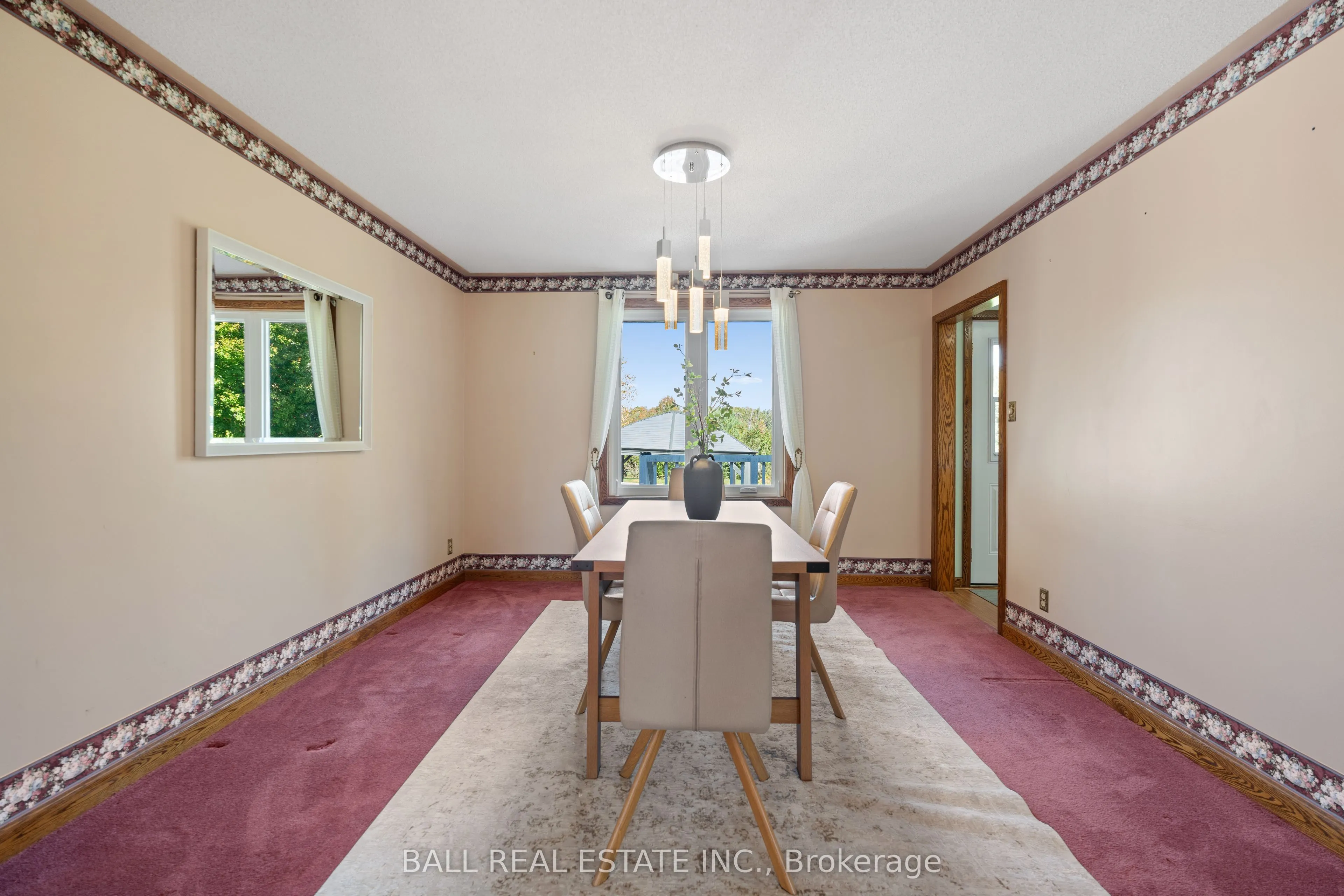 732 Ford Crescent