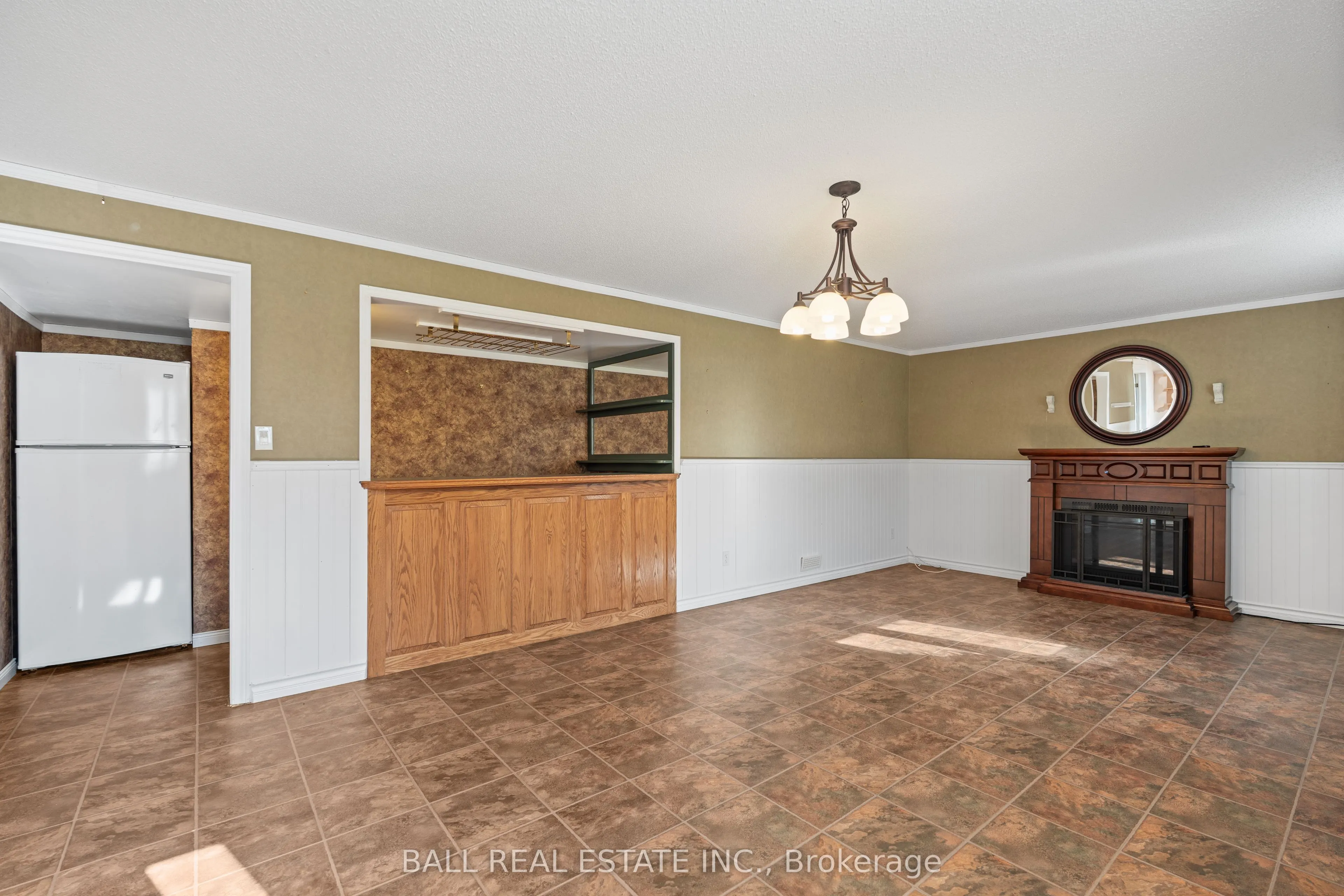 732 Ford Crescent