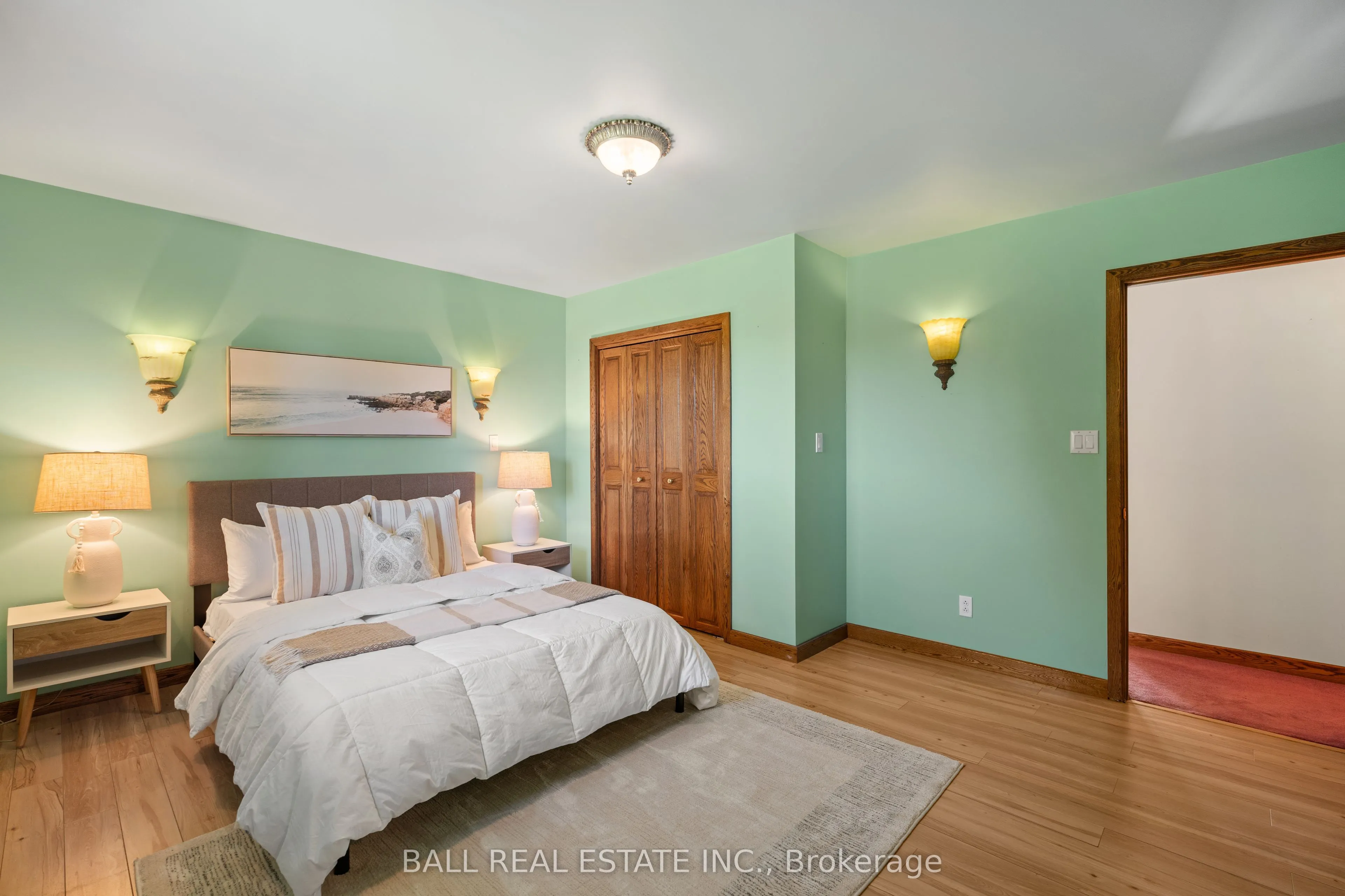 732 Ford Crescent