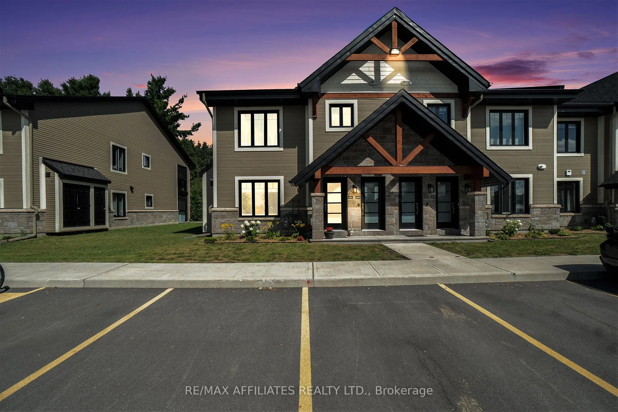 99 St-Moritz Trail, #401