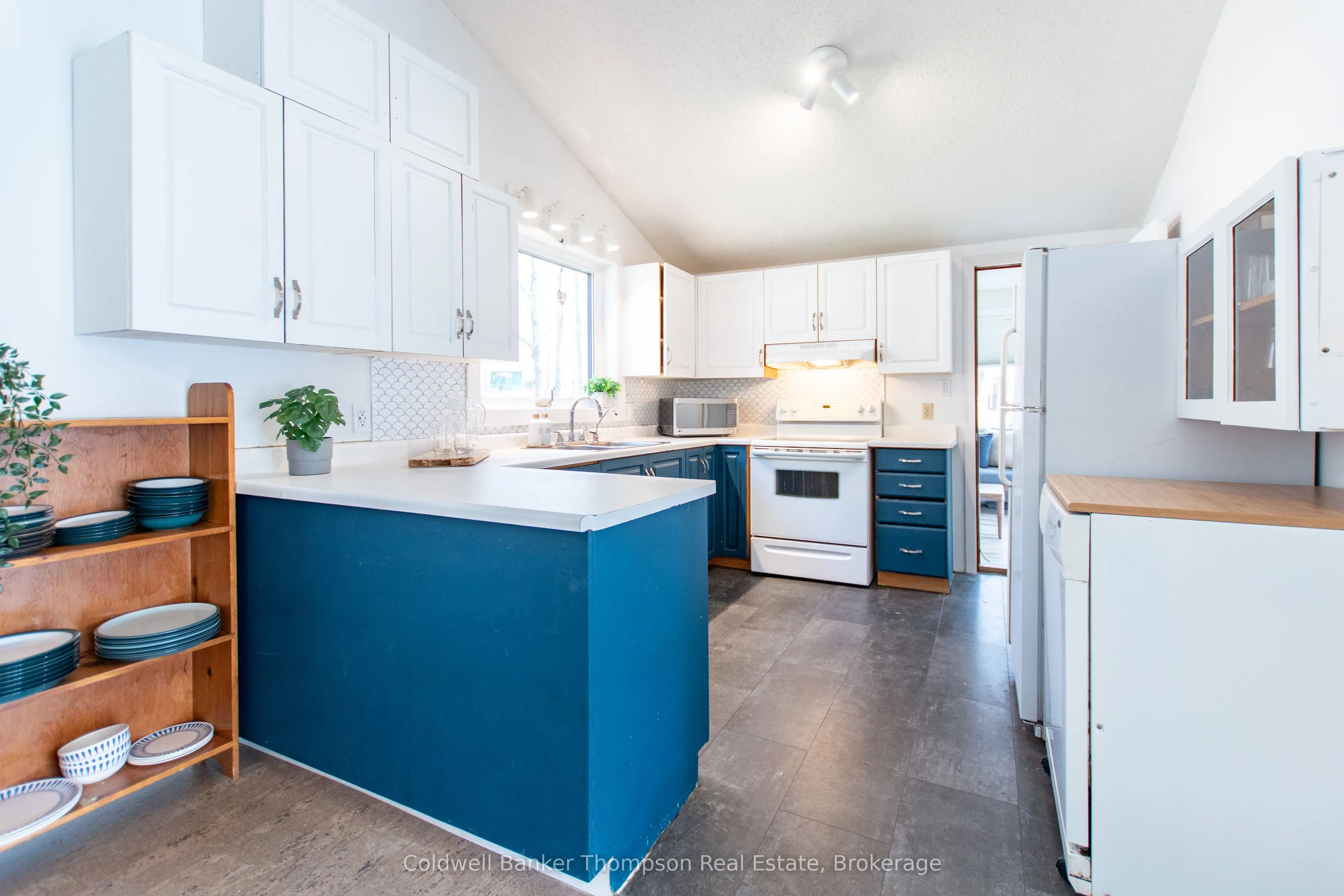 810 East Waseosa Lake Road