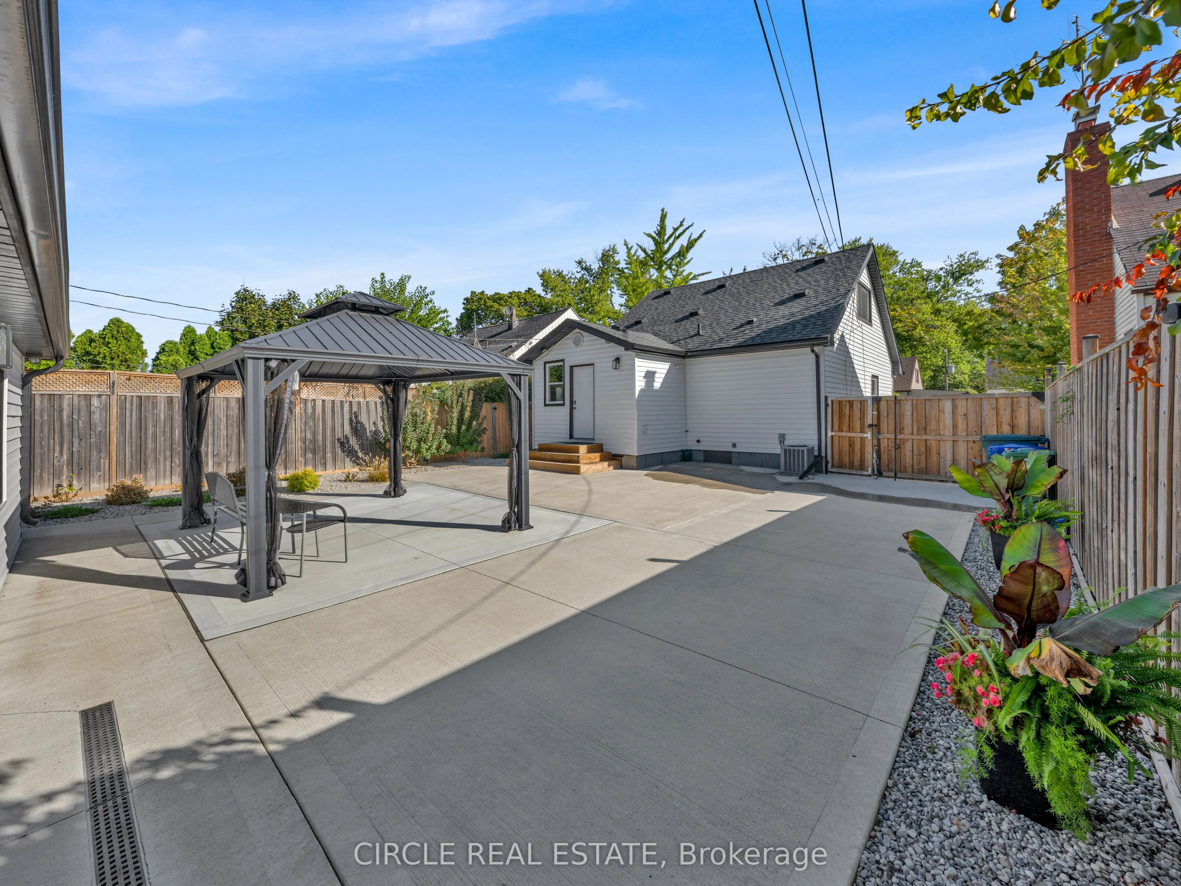 2243 Elsmere Avenue
