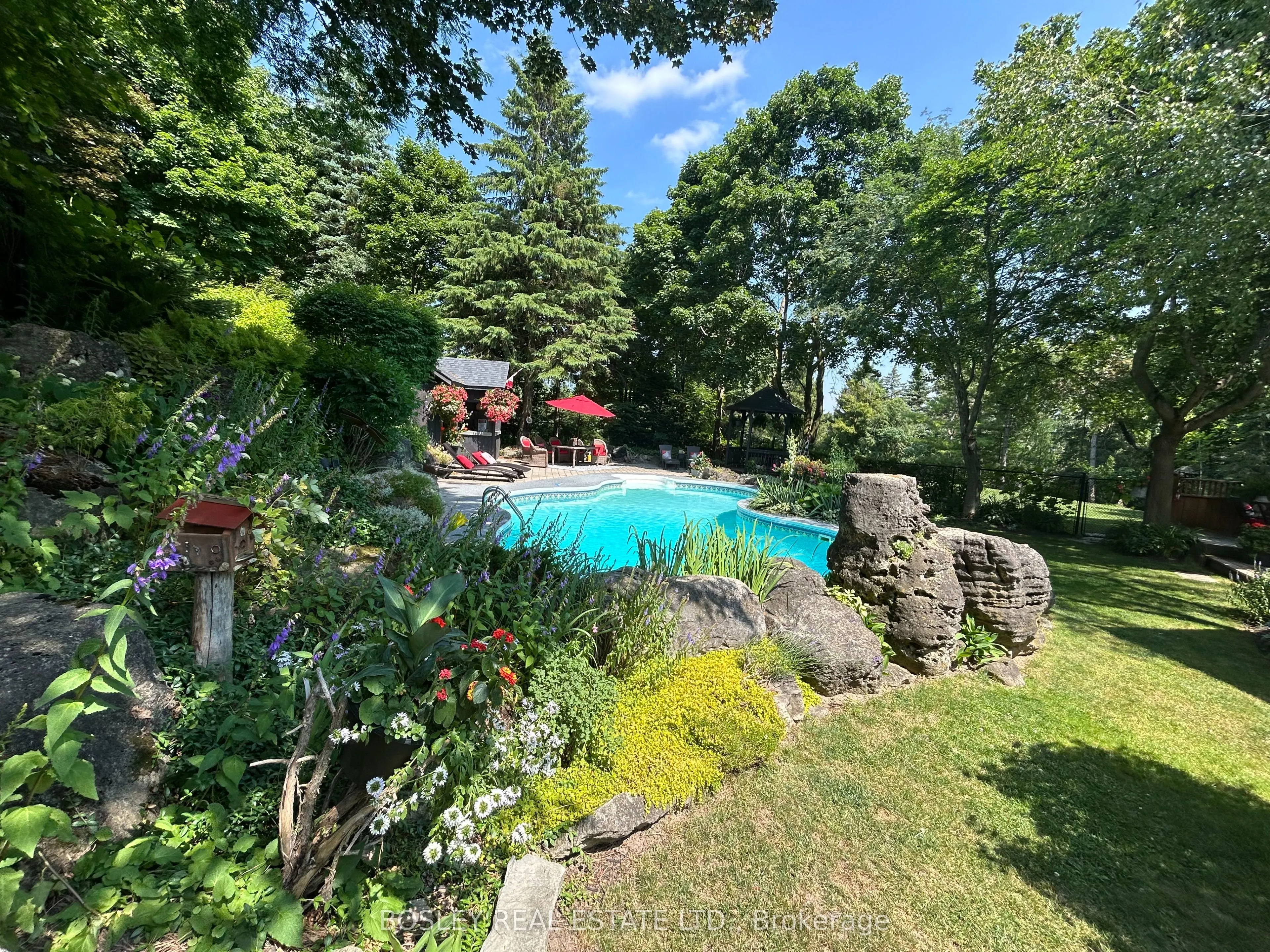 16 Bayberry Road