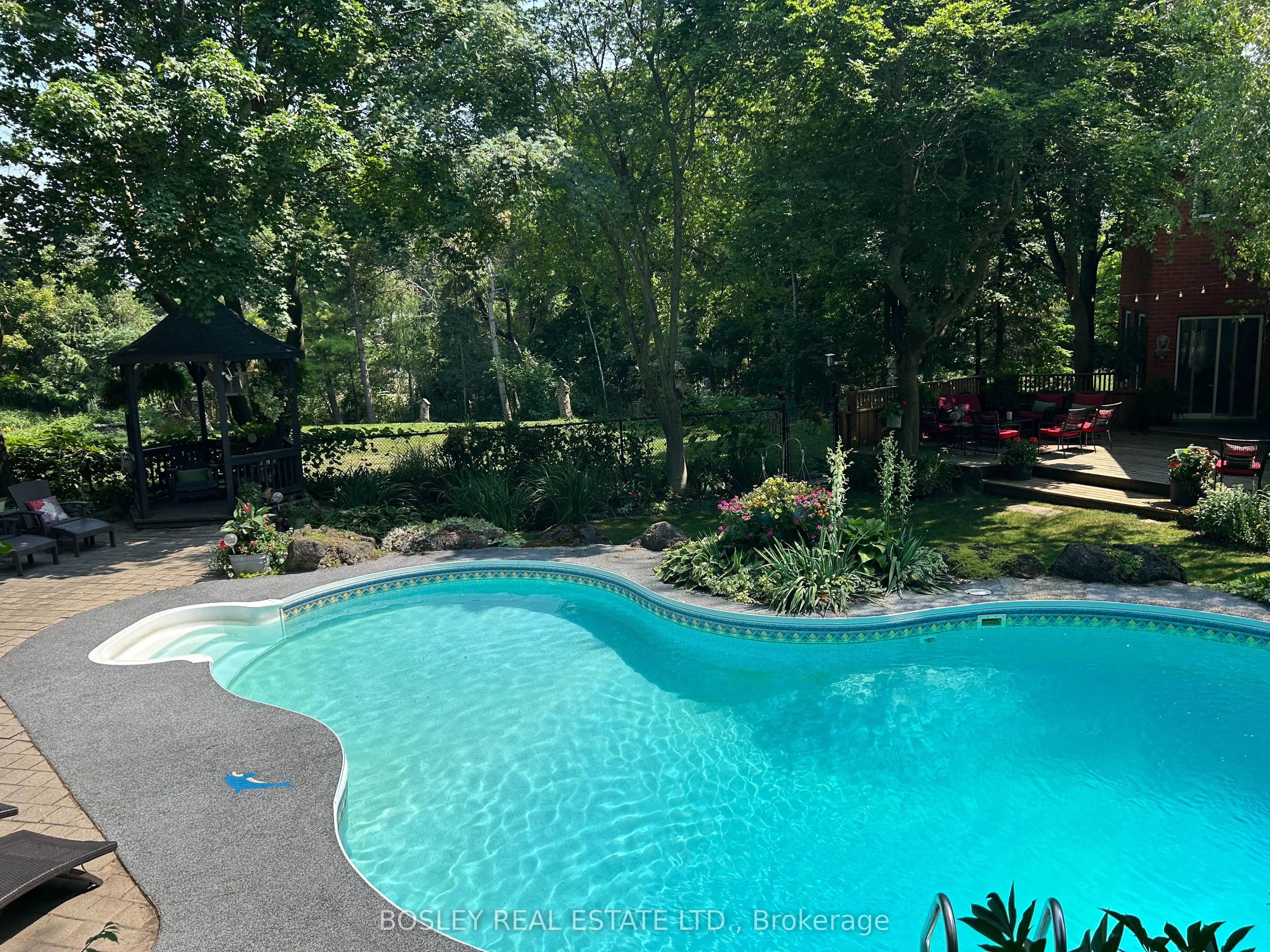 16 Bayberry Road