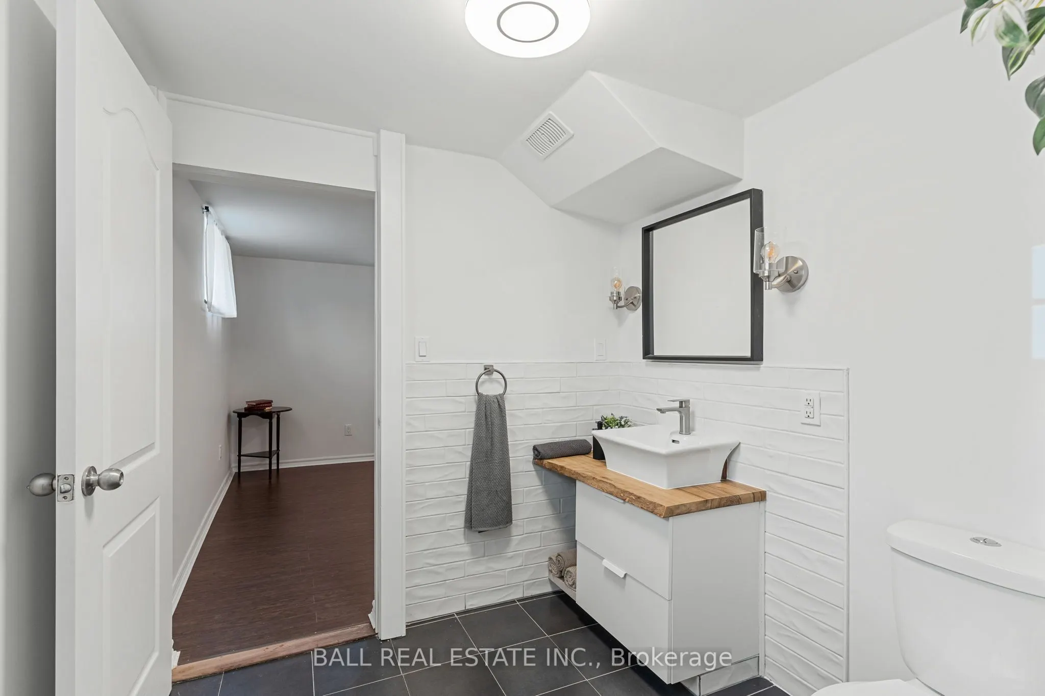 3 Larch Street
