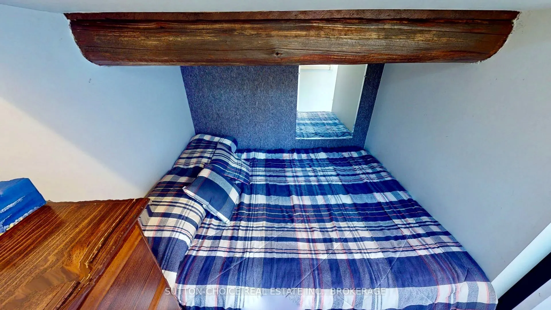 104 Hemlock Island