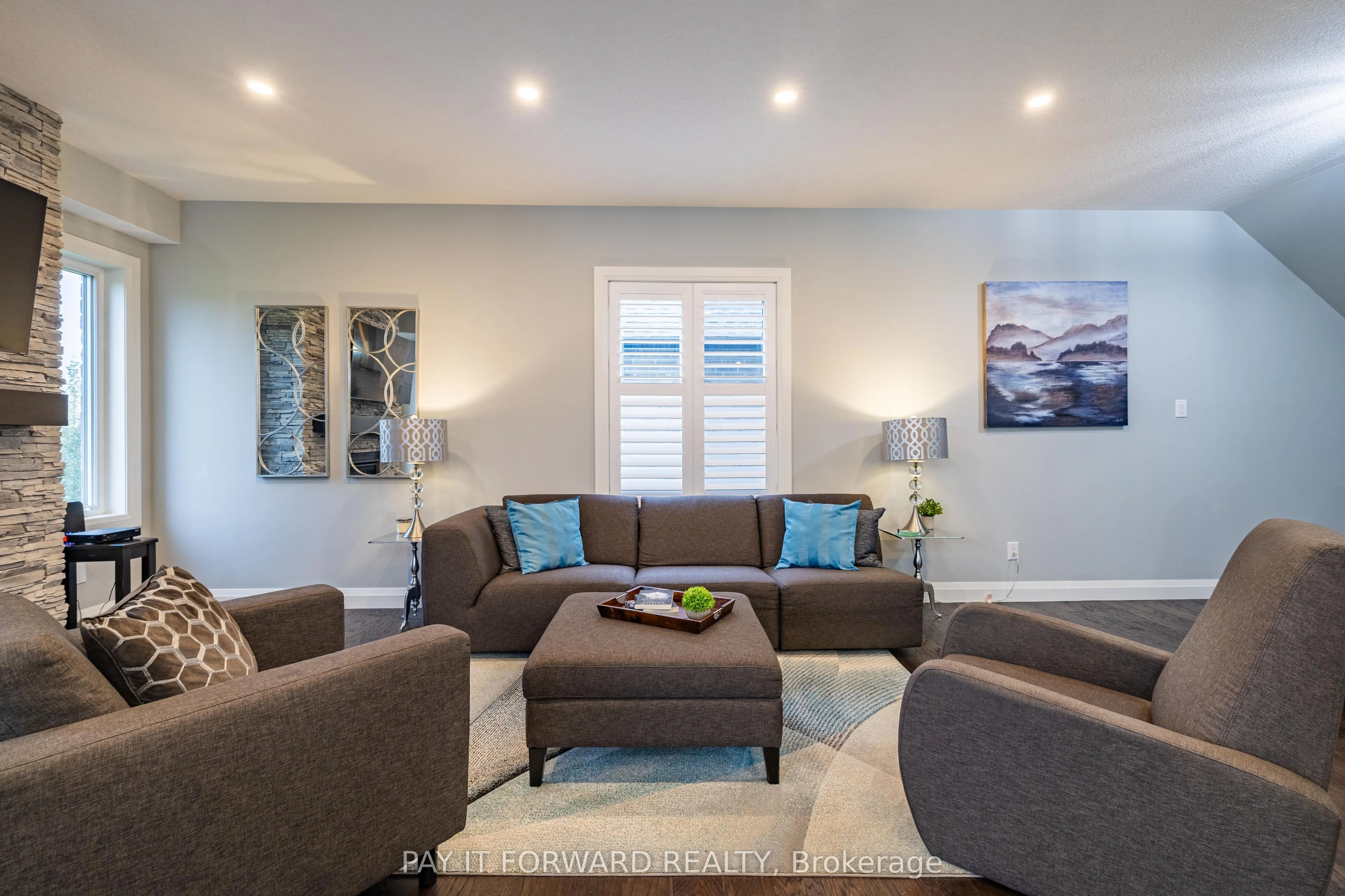 18 Whiting Drive