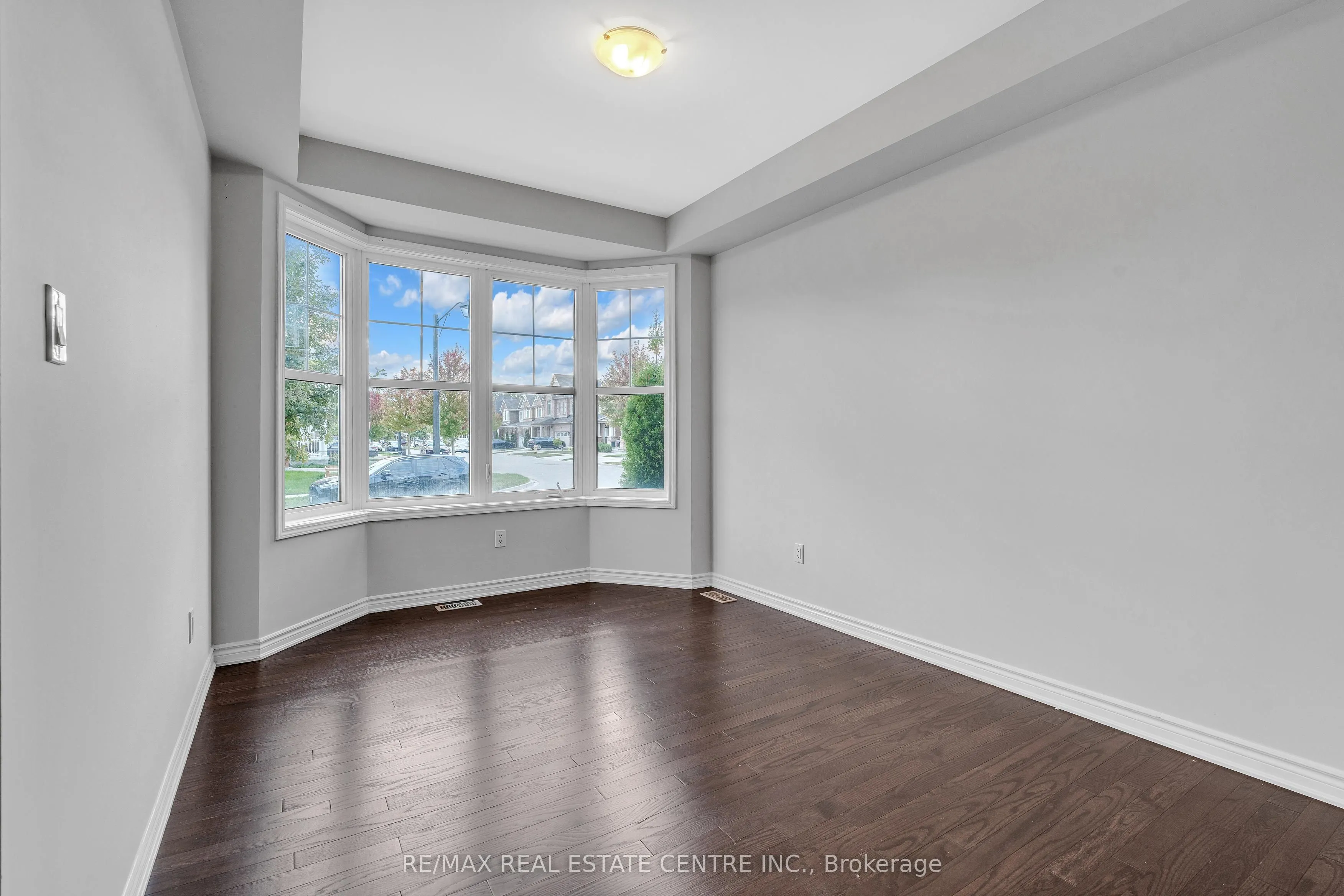 260 Shady Glen Crescent