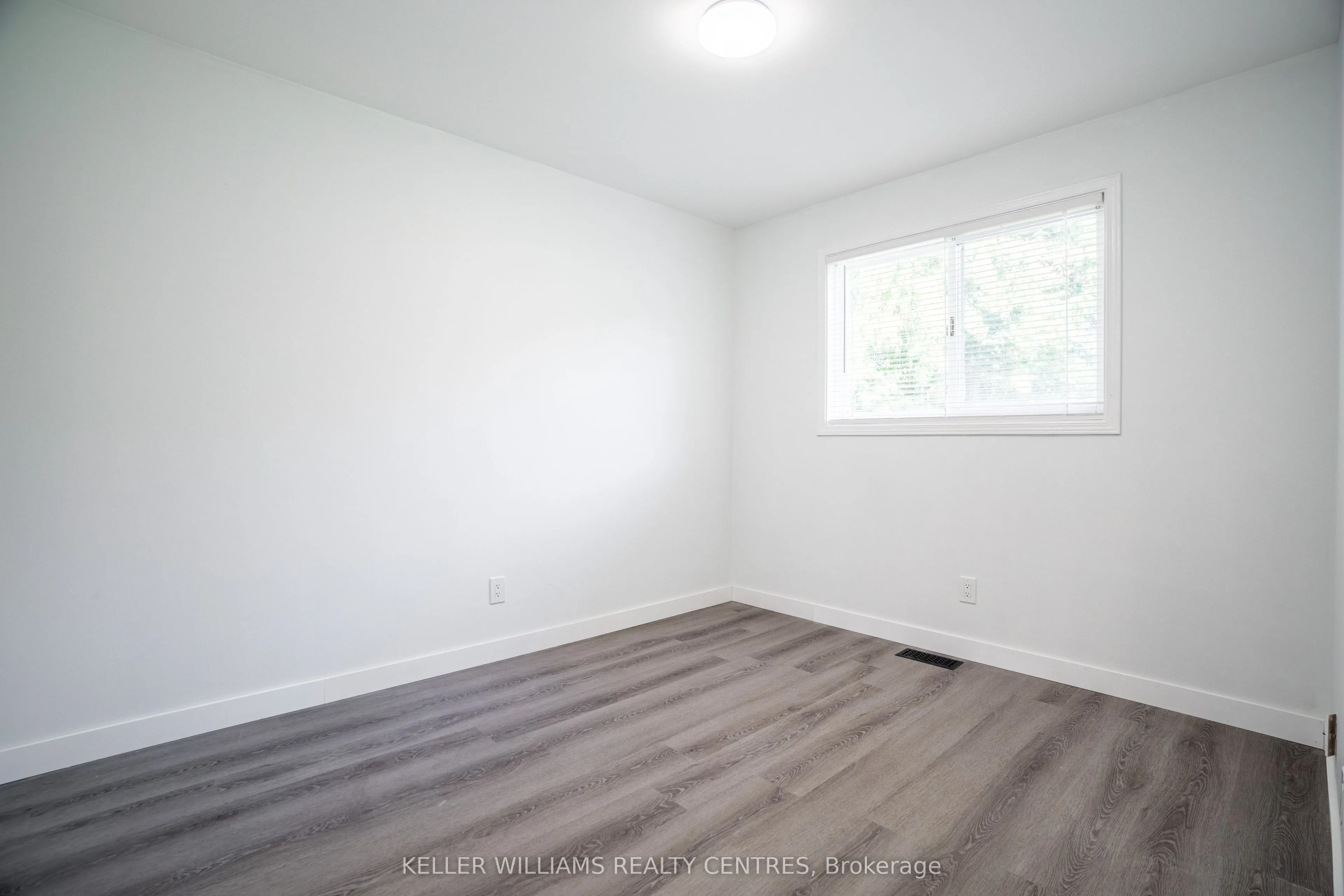 6131 Valley Way