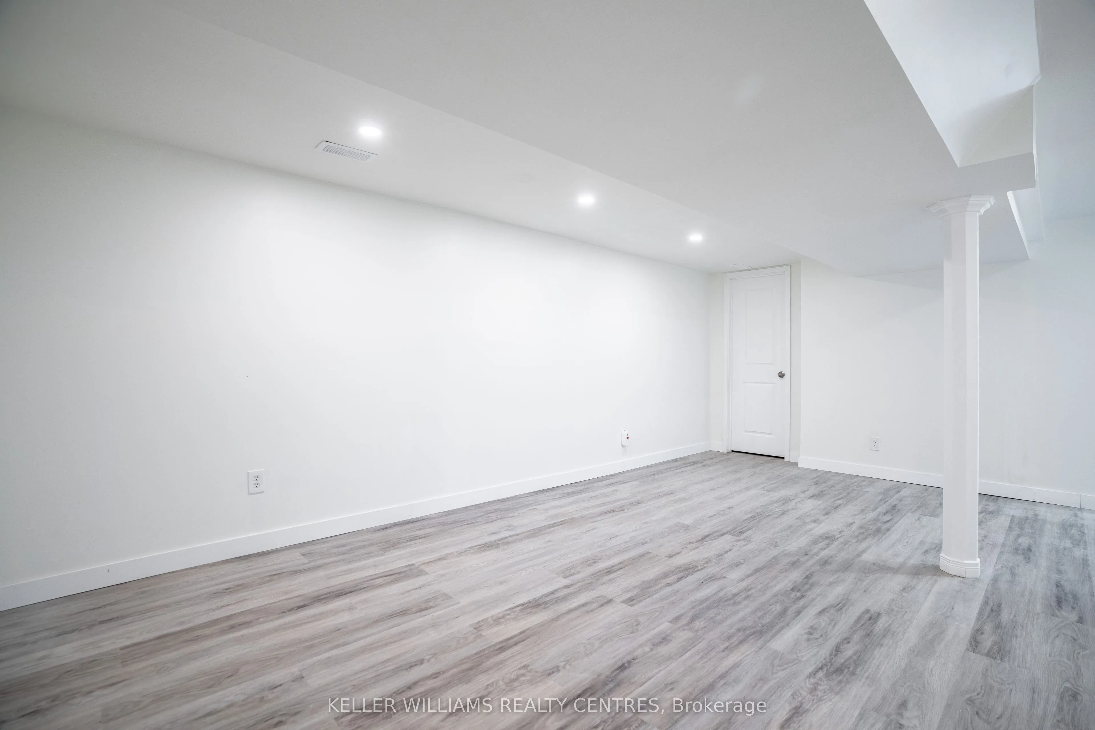 6131 Valley Way