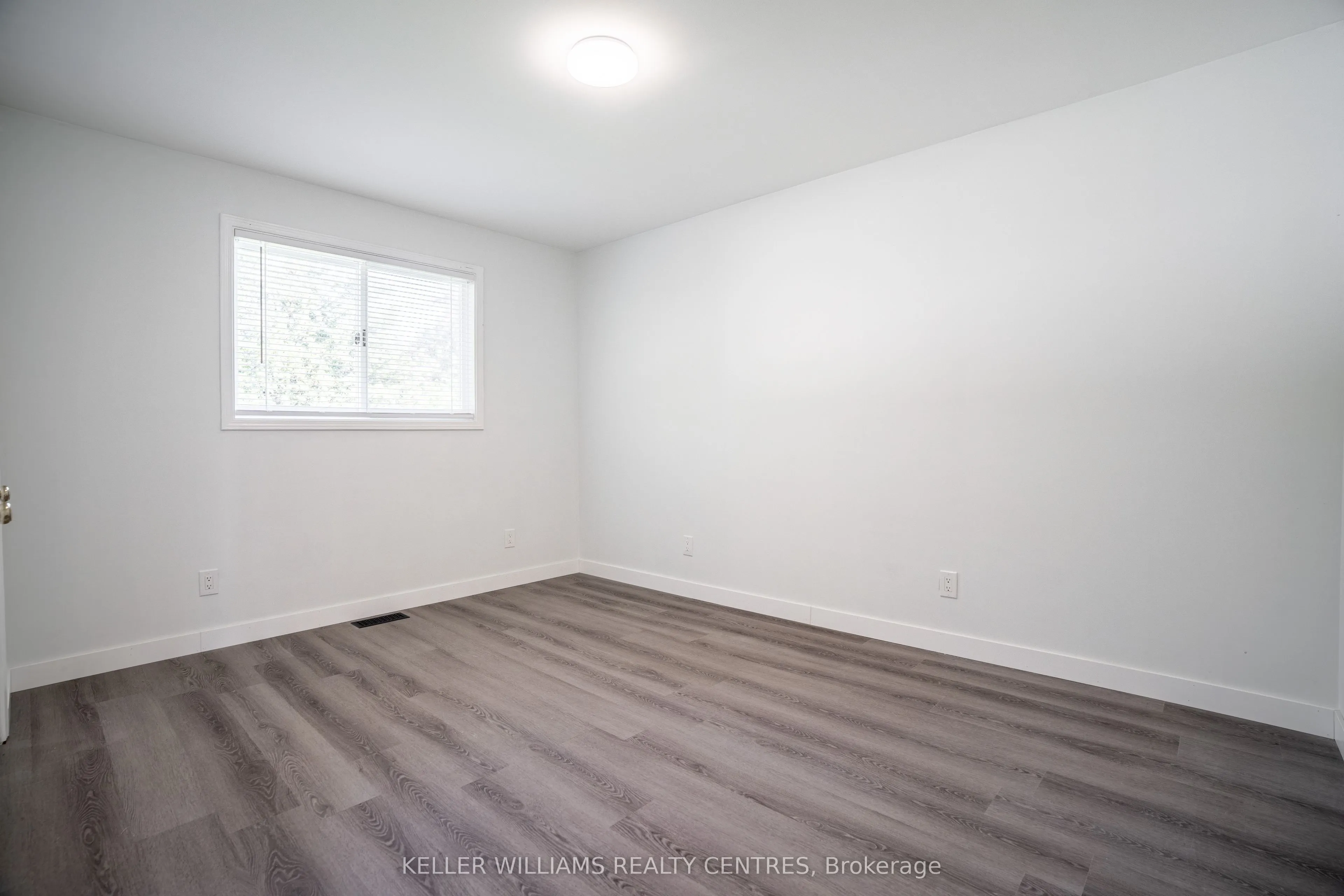 6131 Valley Way
