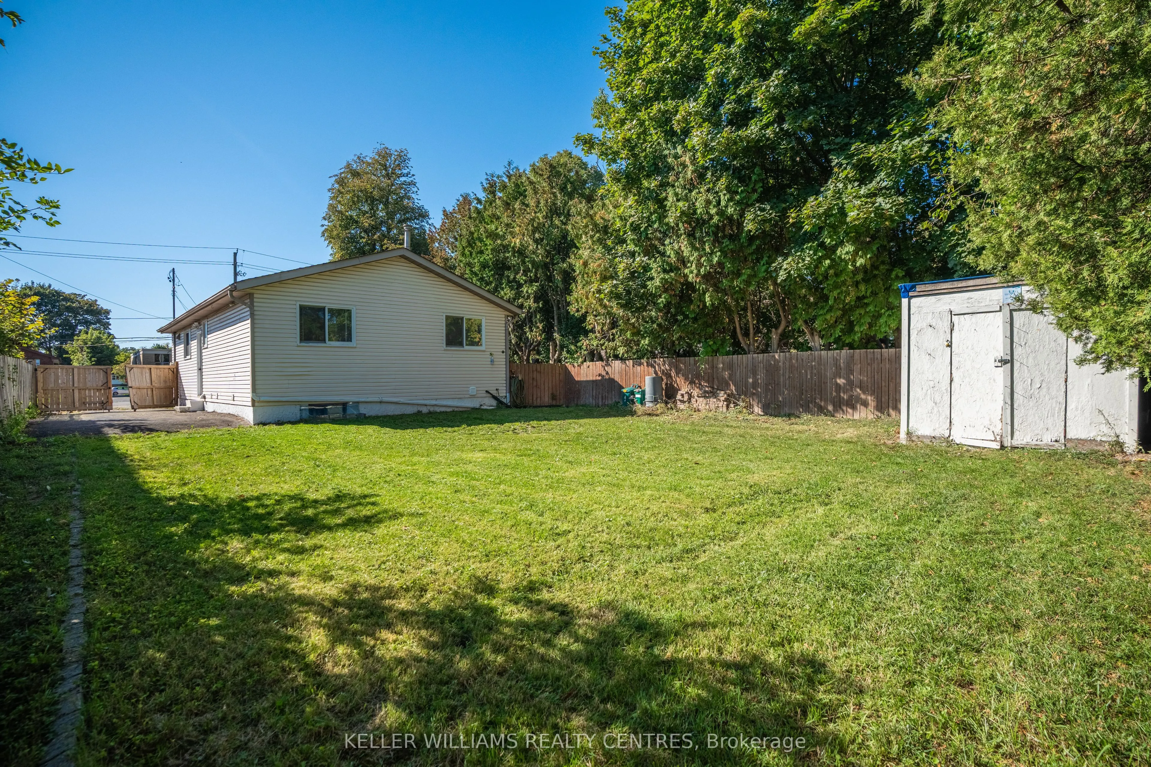 6131 Valley Way