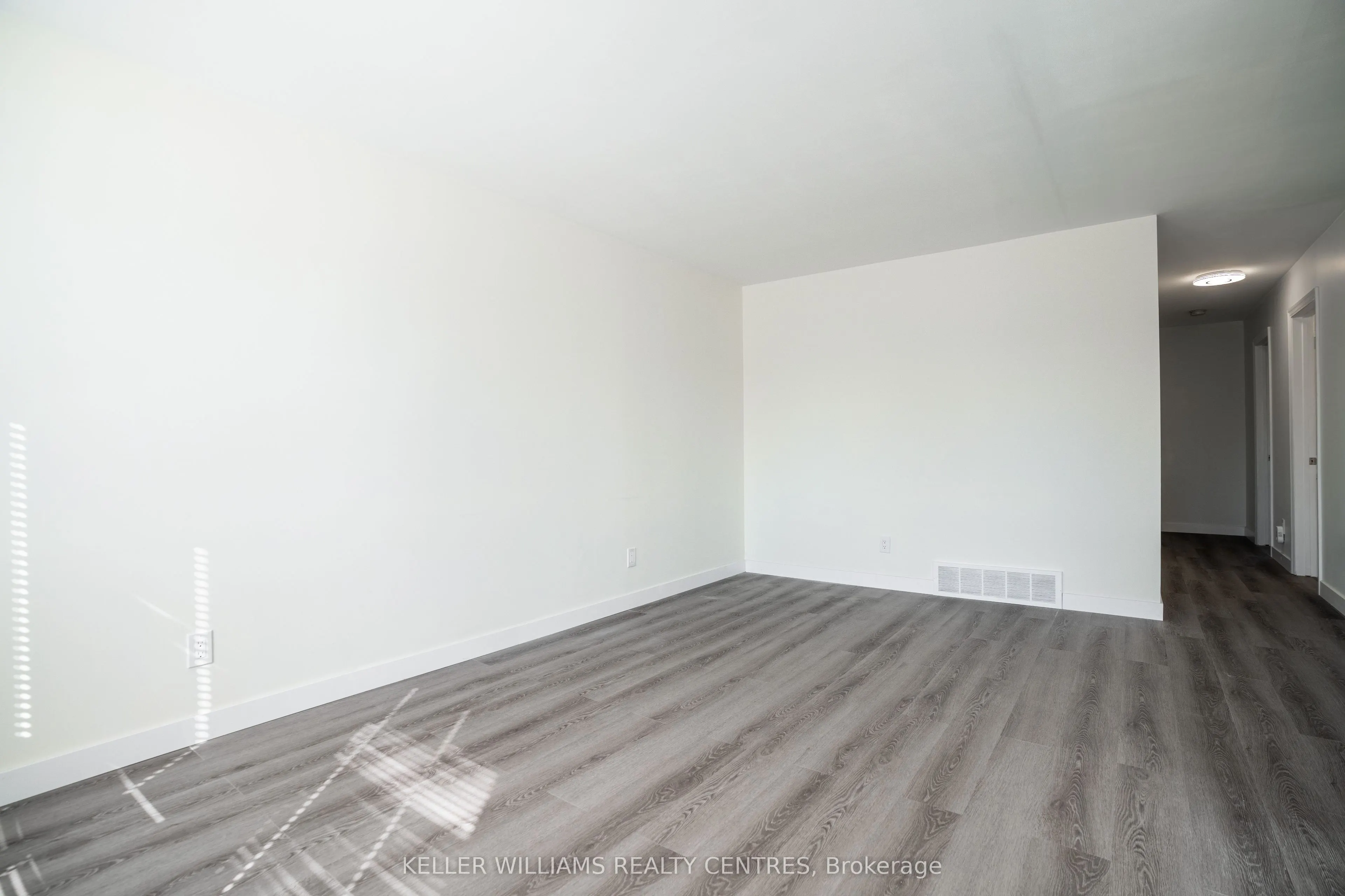 6131 Valley Way